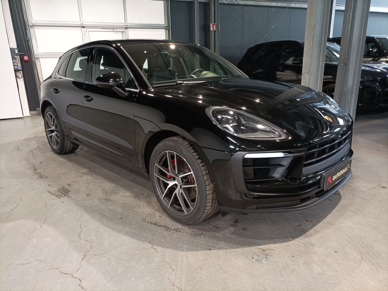Porsche Macan SUV / Crossover / Geländewagen PORSCHE Macan S Sports Utility Vehicle #1