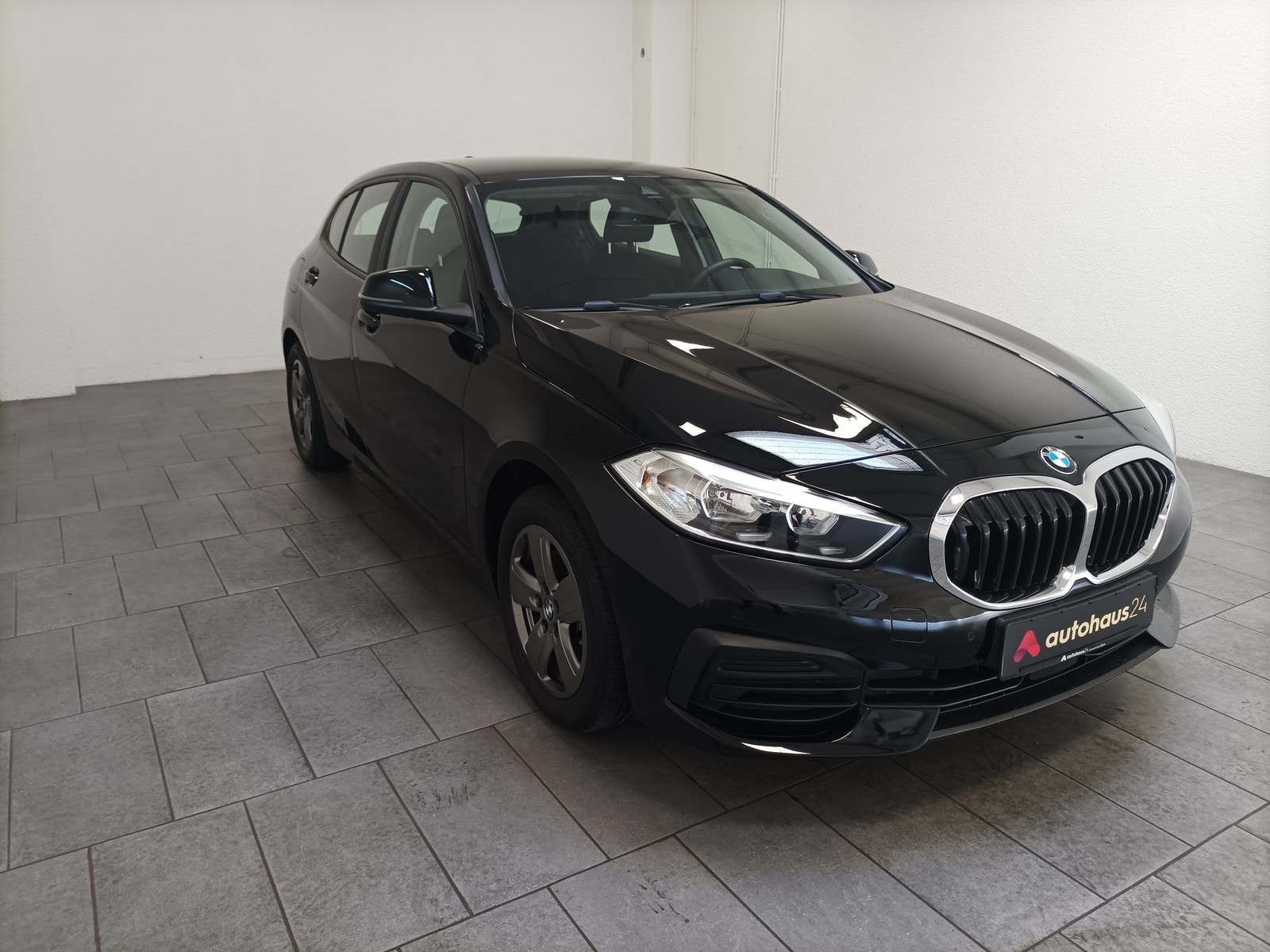 BMW 1er-Reihe Limousine BMW 1er-Reihe 116i Advantage Schräghecklimousine #1