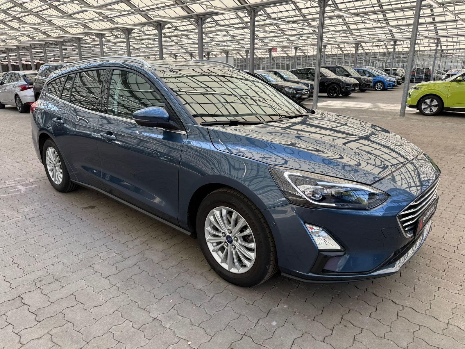 Ford Focus Kombi FORD Focus 1,5 EcoBoost 134kW Titanium X Tur. Auto Kombi #1