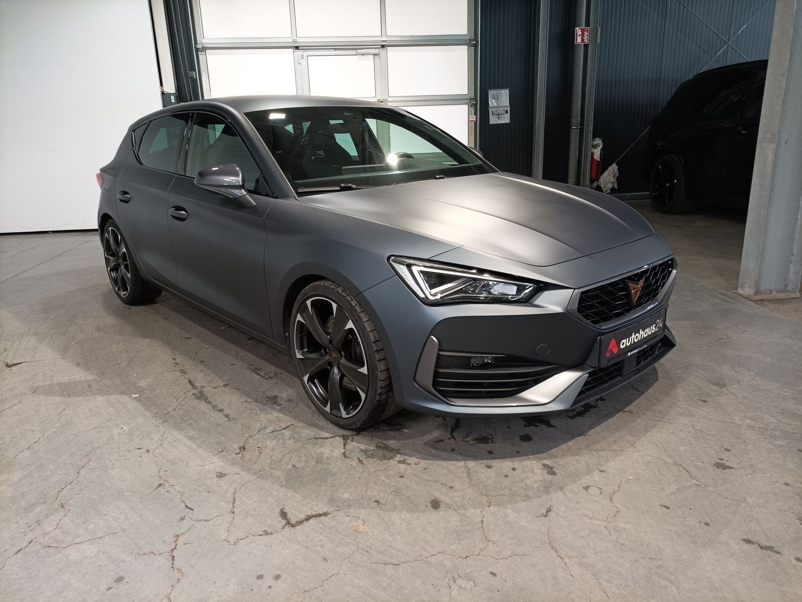 CUPRA Leon Limousine CUPRA Leon 2.0 TSI 221kW VZ DSG Schräghecklimousine #1
