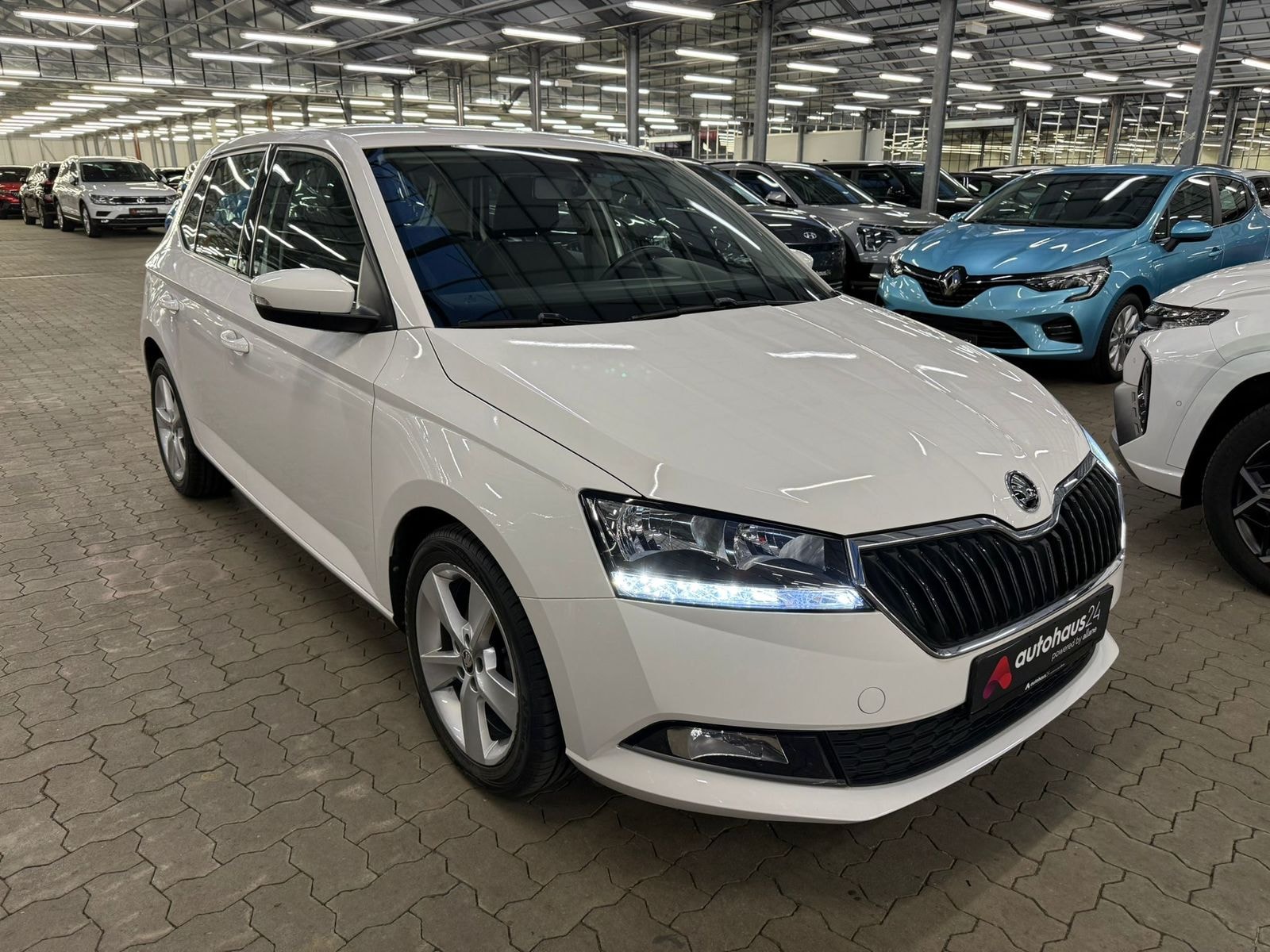 ŠKODA Fabia Limousine SKODA Fabia 1.0l MPI 44kW COOL PLUS Schräghecklimousine #1