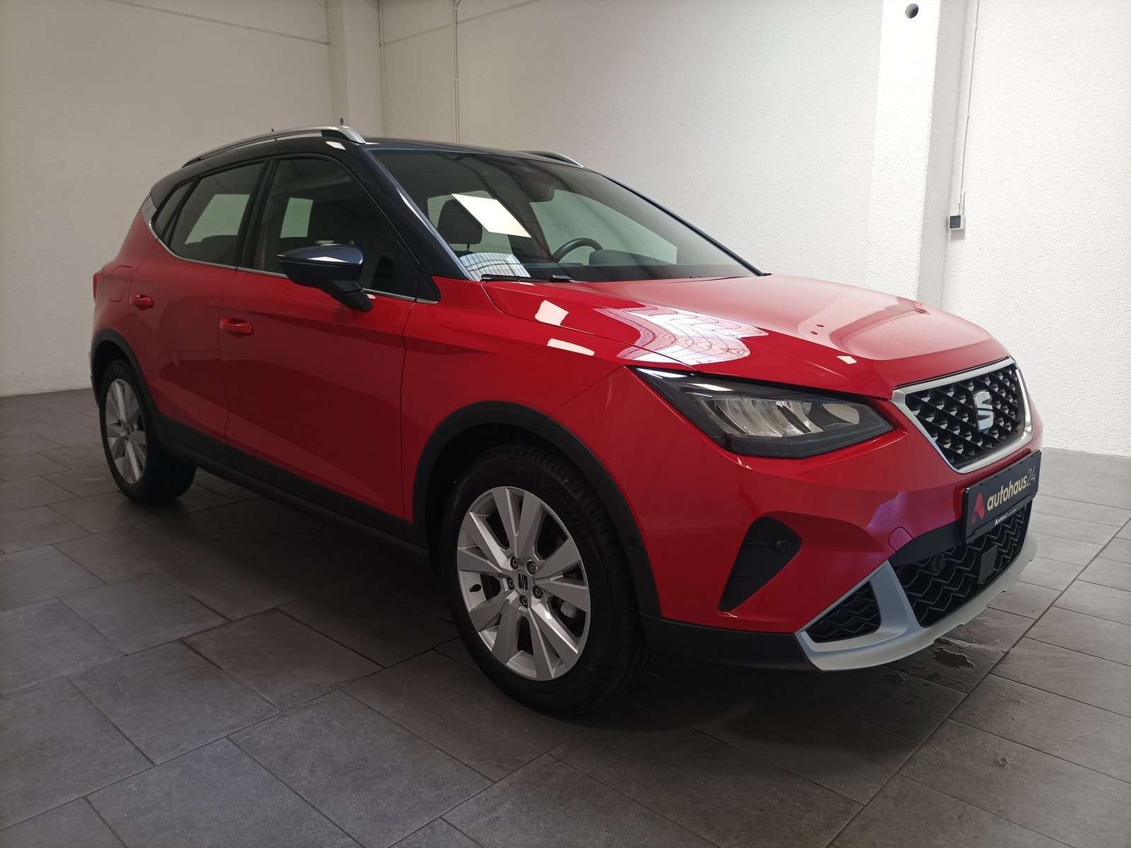 SEAT Arona SUV / Crossover / Geländewagen SEAT Arona 1.0 TSI 81kW Xperience Sports Utility Vehicle #1