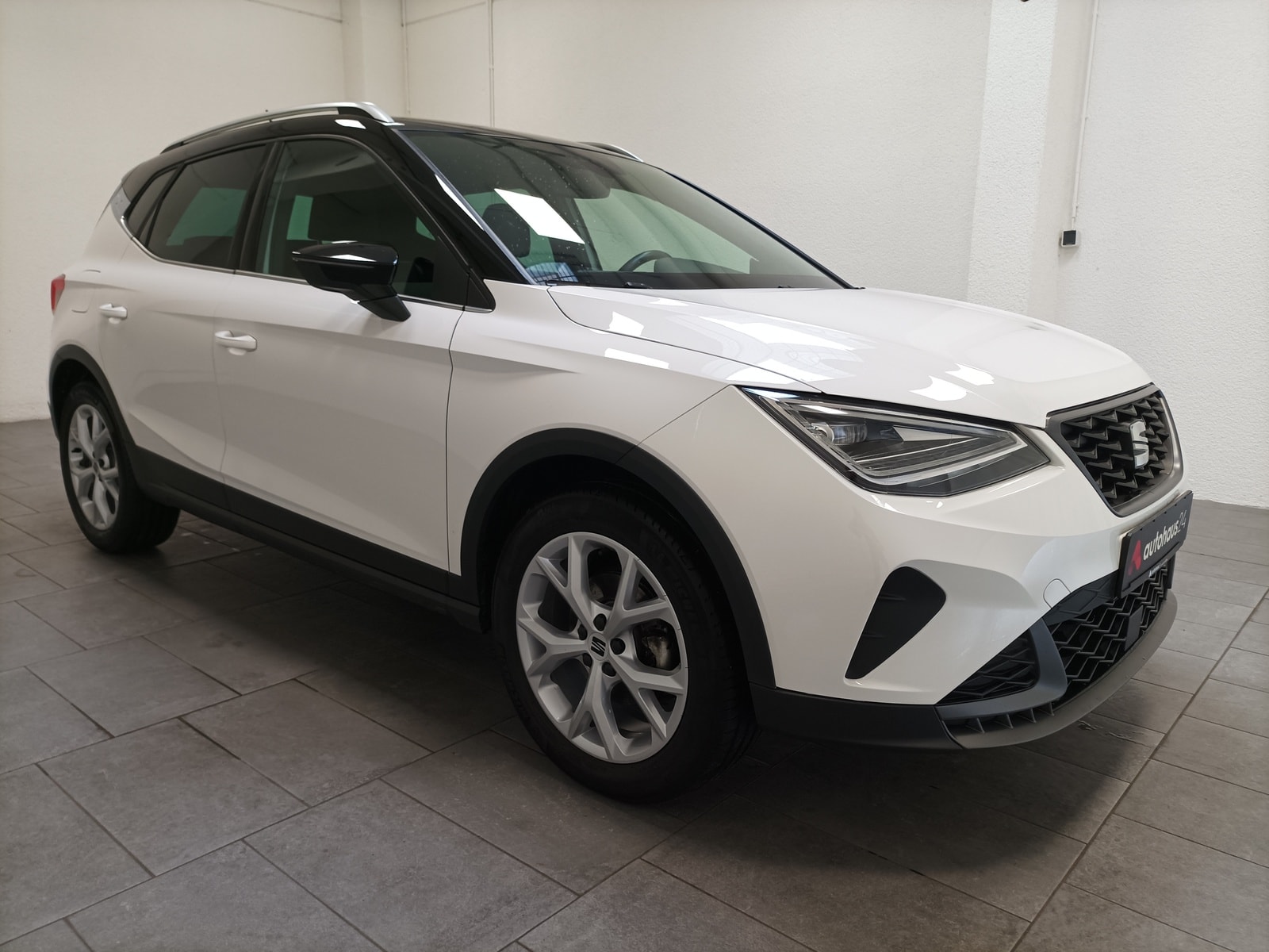 SEAT Arona SUV / Crossover / Geländewagen SEAT Arona 1.0 TSI 81kW FR Sports Utility Vehicle #1