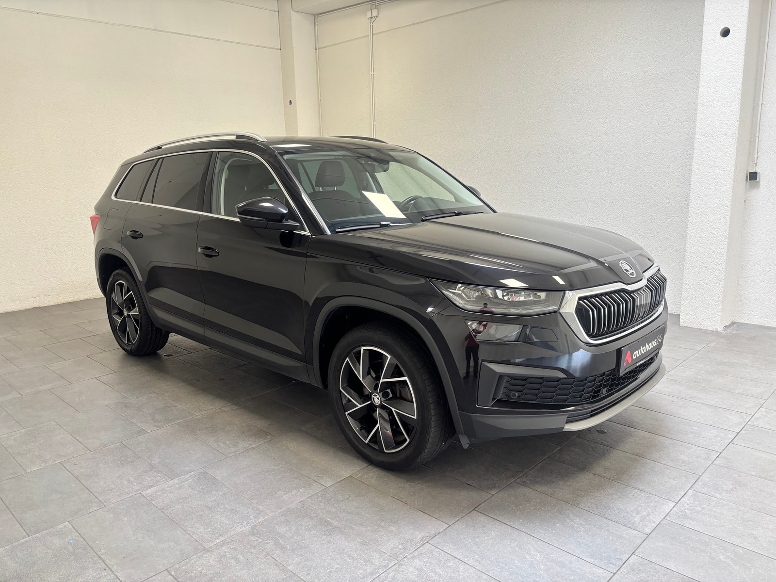 ŠKODA Kodiaq SUV / Crossover / Geländewagen SKODA Kodiaq 2.0 TDI SCR 147kW DSG 4x4 STYLE Sports Utility Vehicle #1