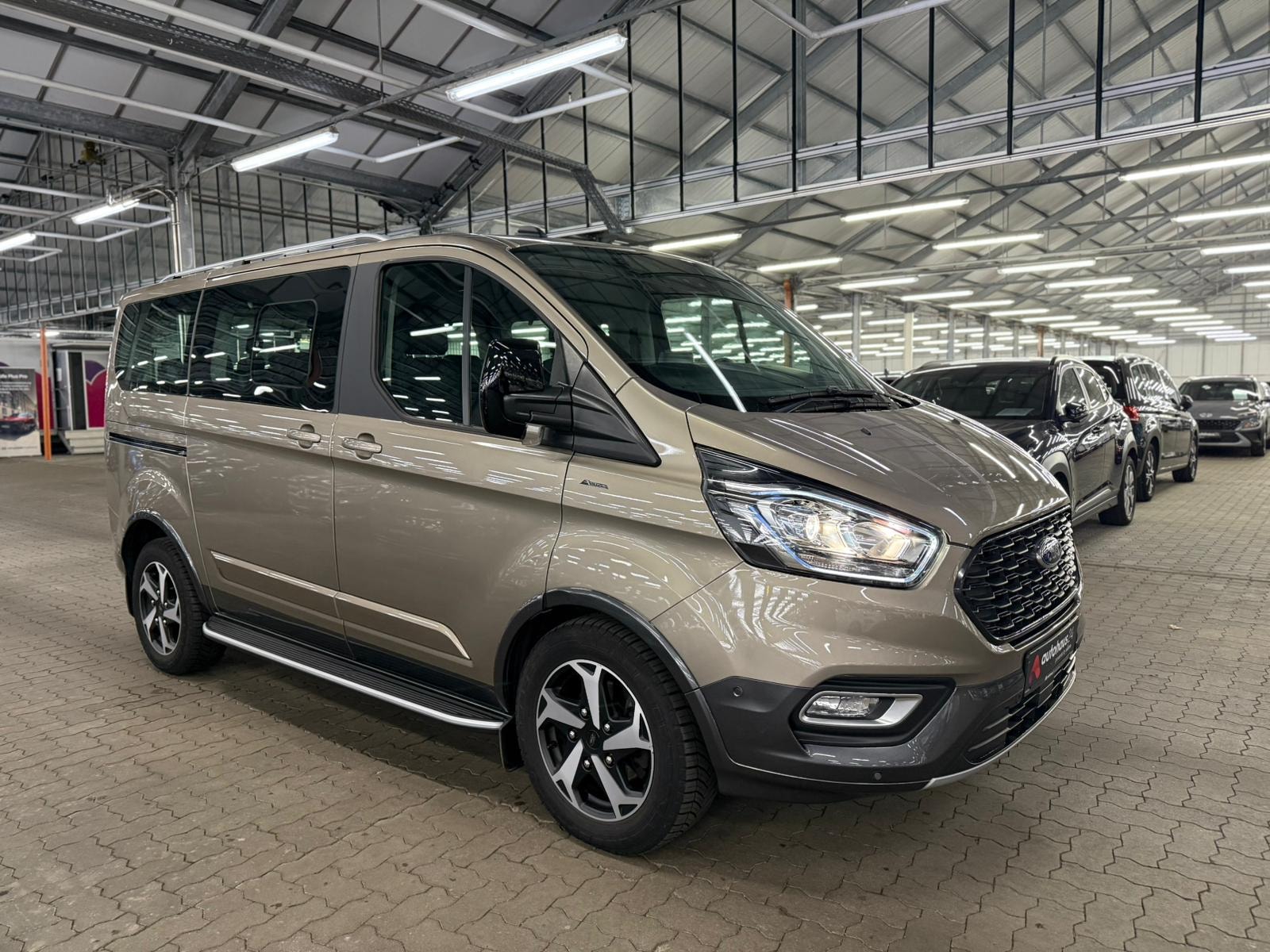 Ford Tourneo Sonstige FORD Tourneo Custom 320 L1H1 2,0EcoBlue 96kW Active Auto Kombi-Lieferwagen #1