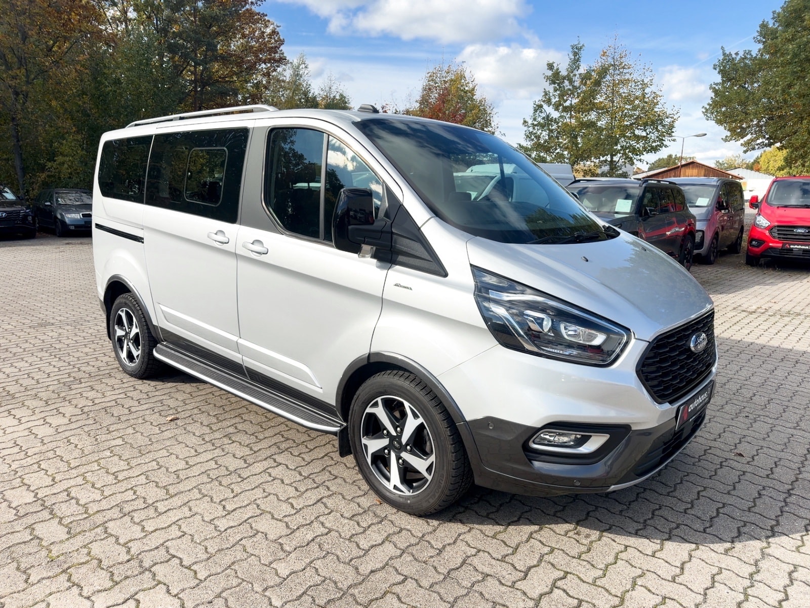 Ford Tourneo Sonstige FORD Tourneo Custom 320 L1H1 2,0EcoBlue 96kW Active Auto Kombi-Lieferwagen #1