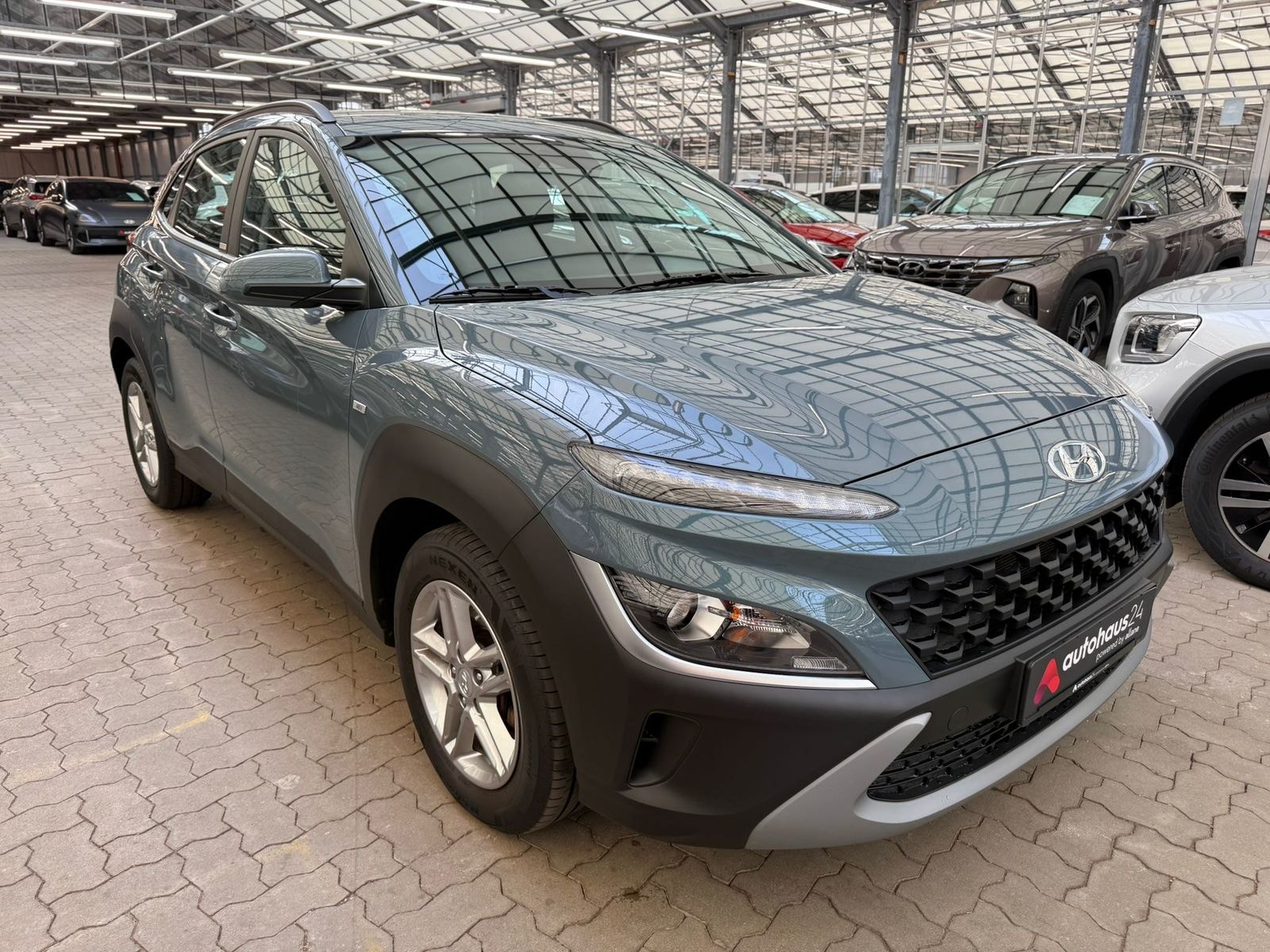 Hyundai Kona SUV / Crossover / Geländewagen HYUNDAI Kona 1.0 T-GDI 48V-Hybrid Select iMT Sports Utility Vehicle #1