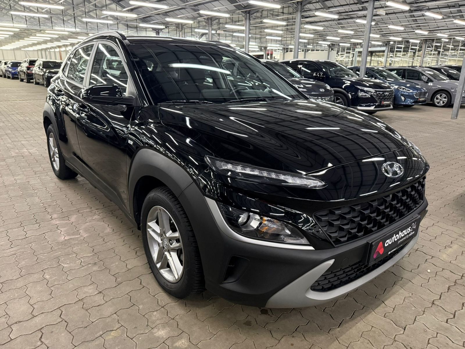 Hyundai Kona SUV / Crossover / Geländewagen HYUNDAI Kona 1.0 T-GDI 48V-Hybrid Select iMT Sports Utility Vehicle #1
