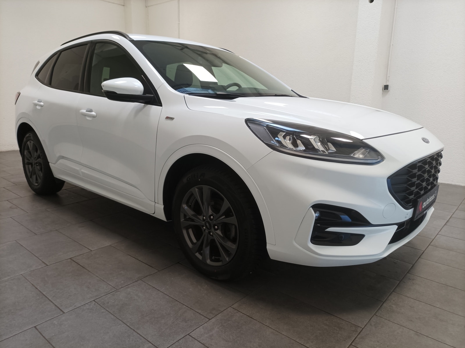 Ford Kuga SUV / Crossover / Geländewagen FORD Kuga 2.5 Duratec FHEV ST-Line CVT 4WD Sports Utility Vehicle #1