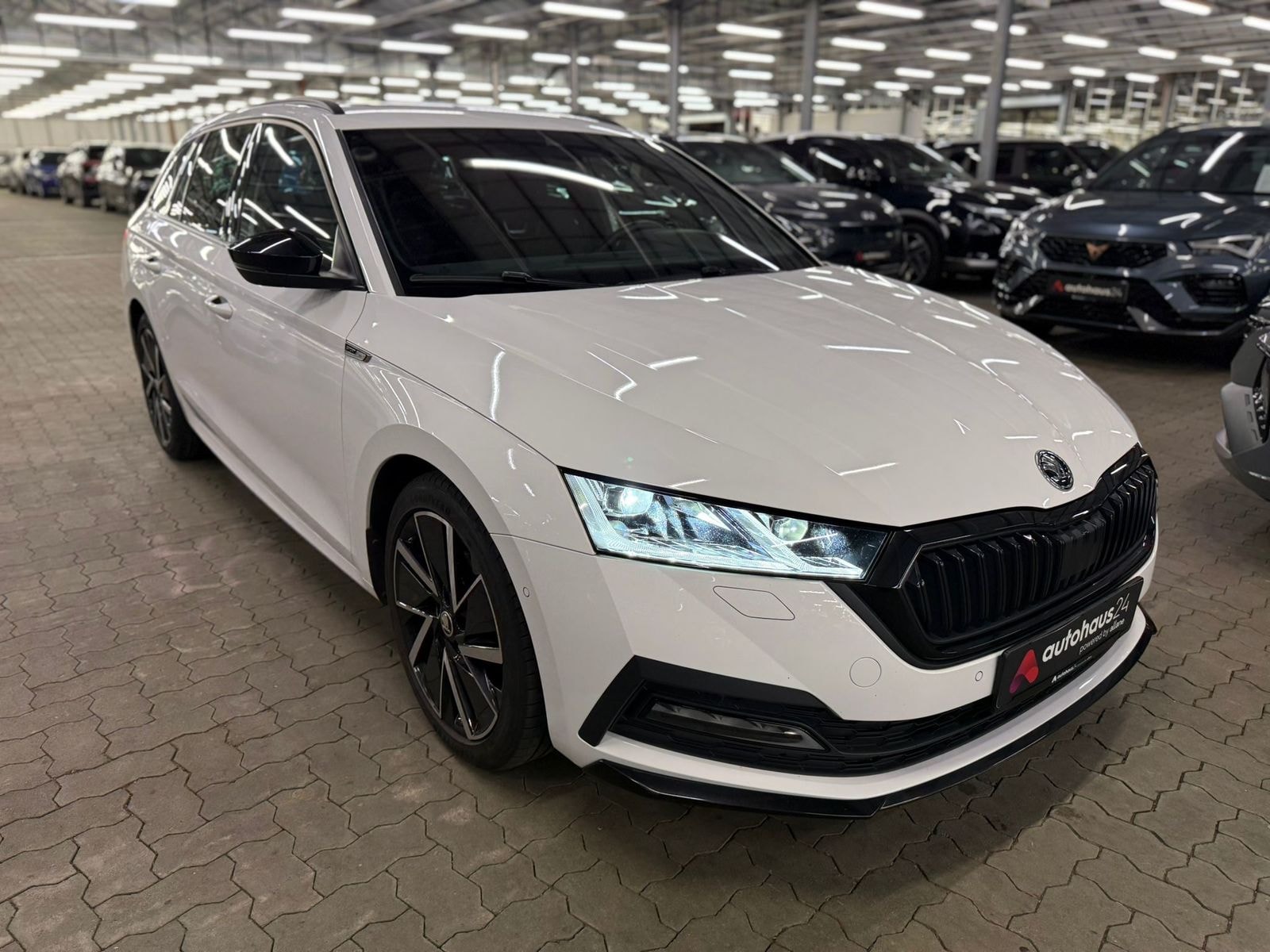 ŠKODA Octavia Kombi SKODA Octavia 1.5 TSI e-TEC DSG SPORTLINE COMBI Kombi #1