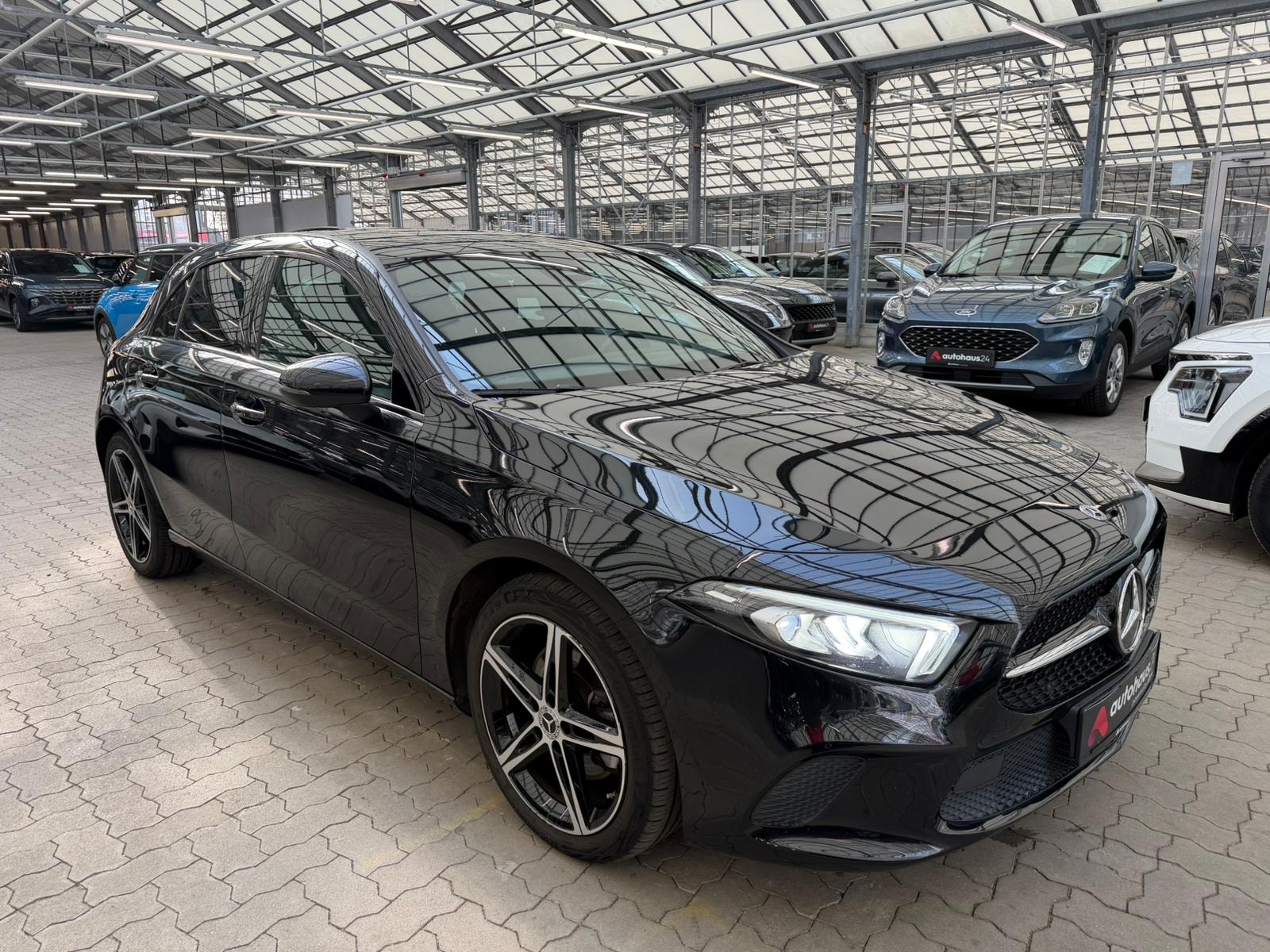 Mercedes-Benz A-Klasse Limousine MERCEDES A-Klasse A 220 d 4MATIC DCT Schräghecklimousine #1