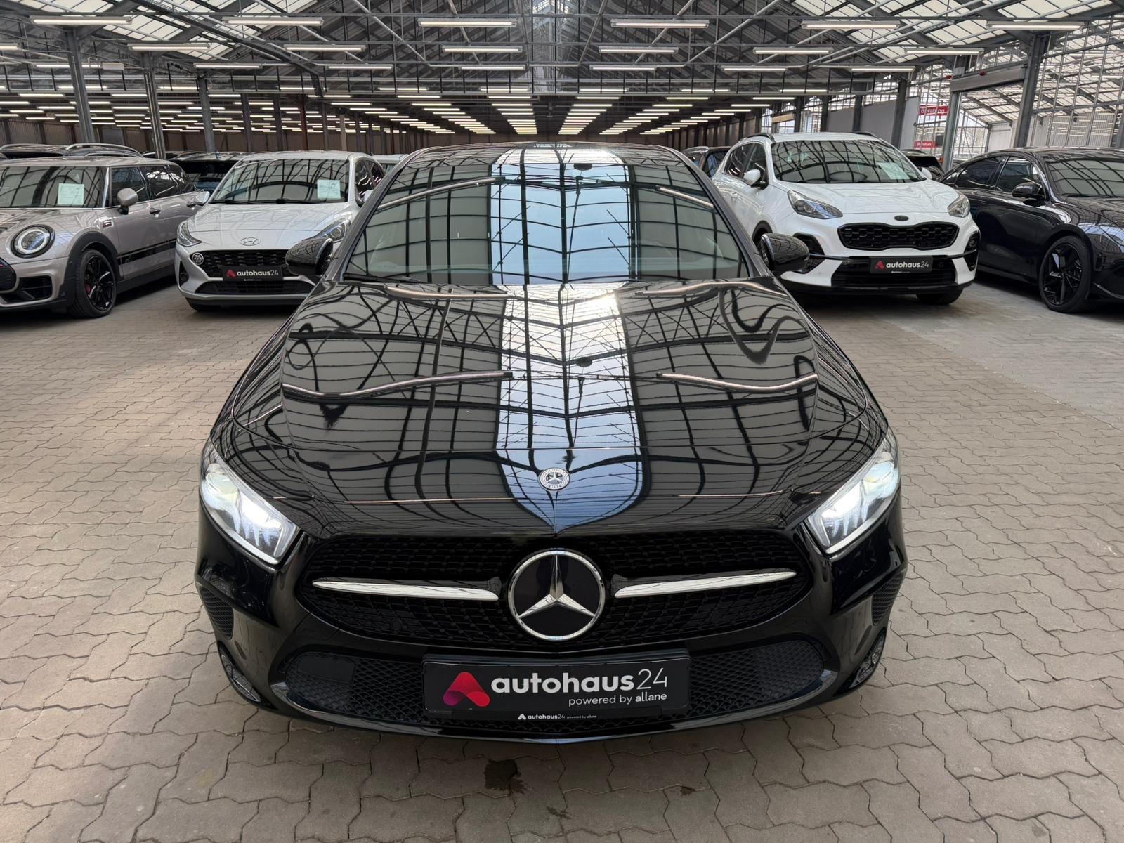 Mercedes Benz A-Klasse Limousine A 220 d Progressive 4Matic (EURO 6d) #2