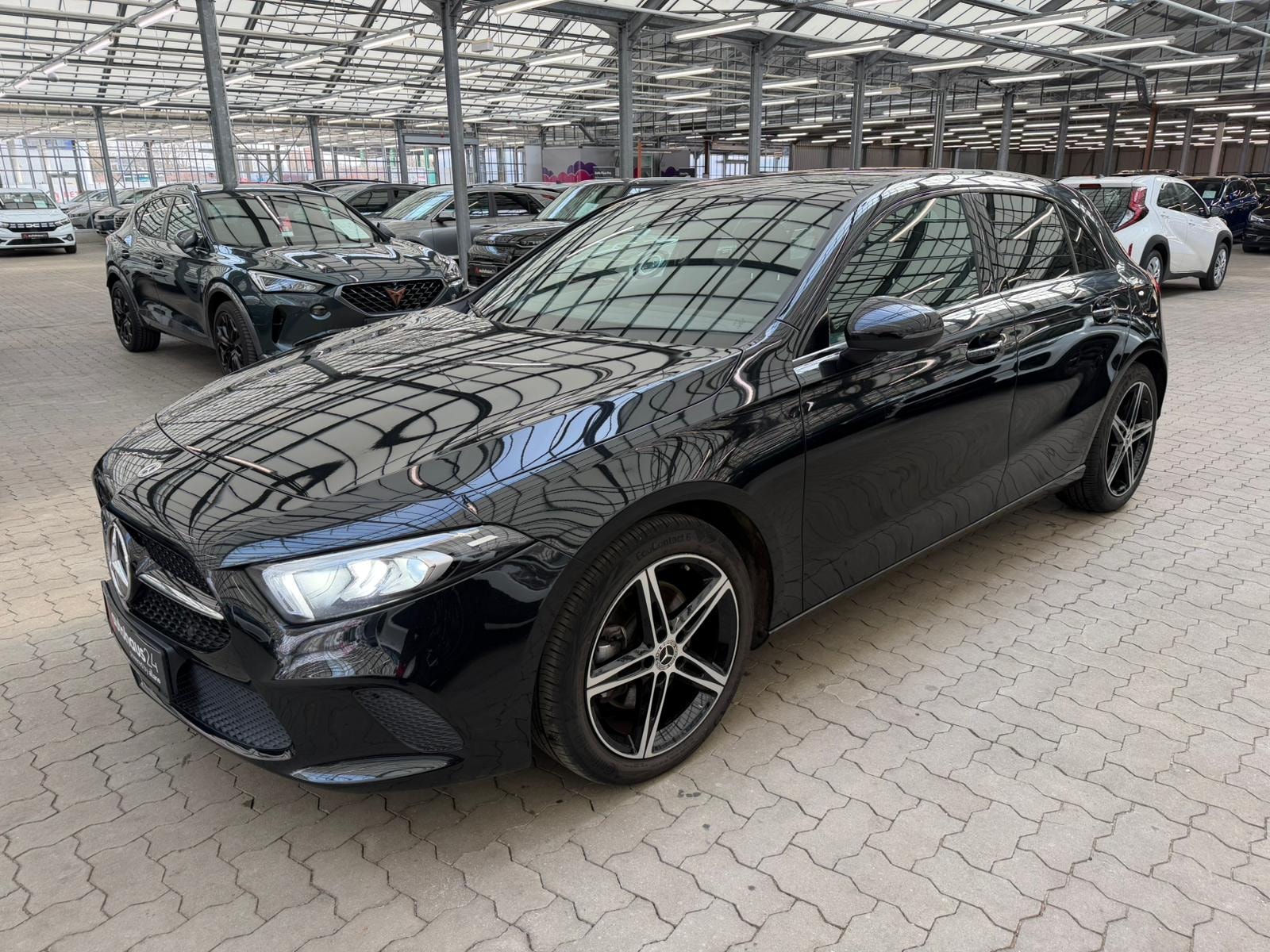 Mercedes Benz A-Klasse Limousine A 220 d Progressive 4Matic (EURO 6d) #3
