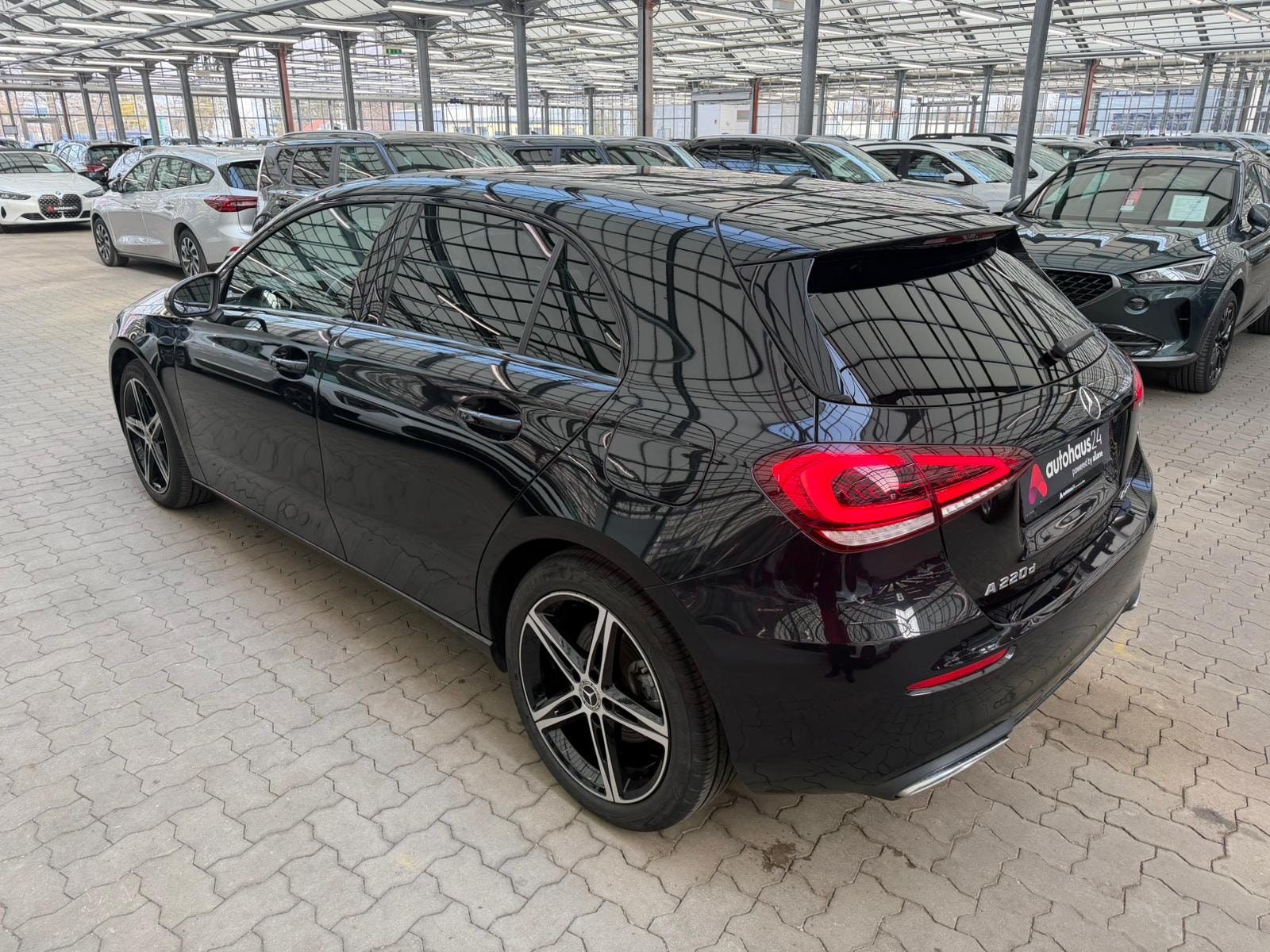 Mercedes Benz A-Klasse Limousine A 220 d Progressive 4Matic (EURO 6d) #4