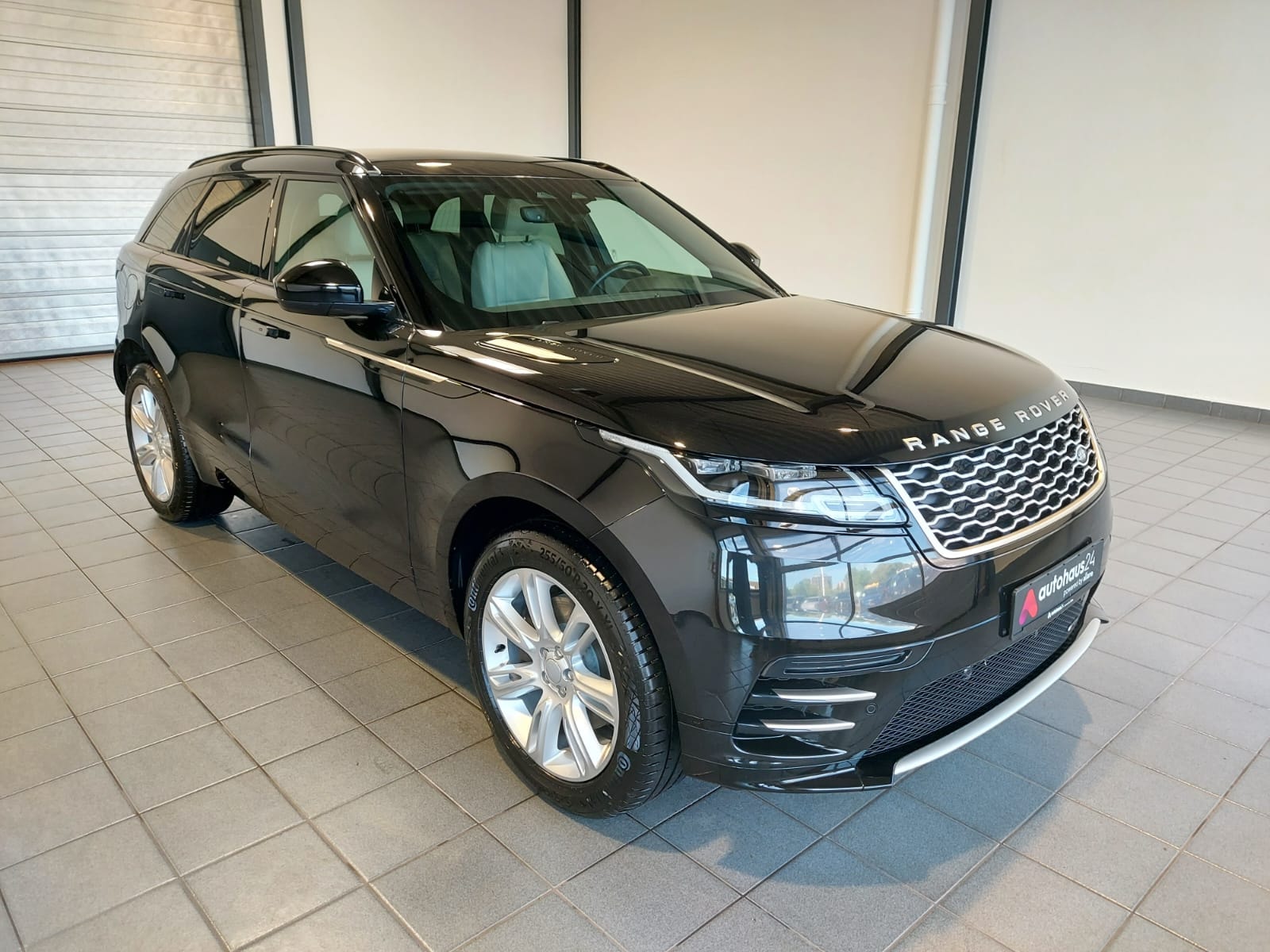Land Rover Range Rover Velar SUV / Crossover / Geländewagen LAND ROVER Range Rover Velar 2.0 D200 EDITION AWD Sports Utility Vehicle #1