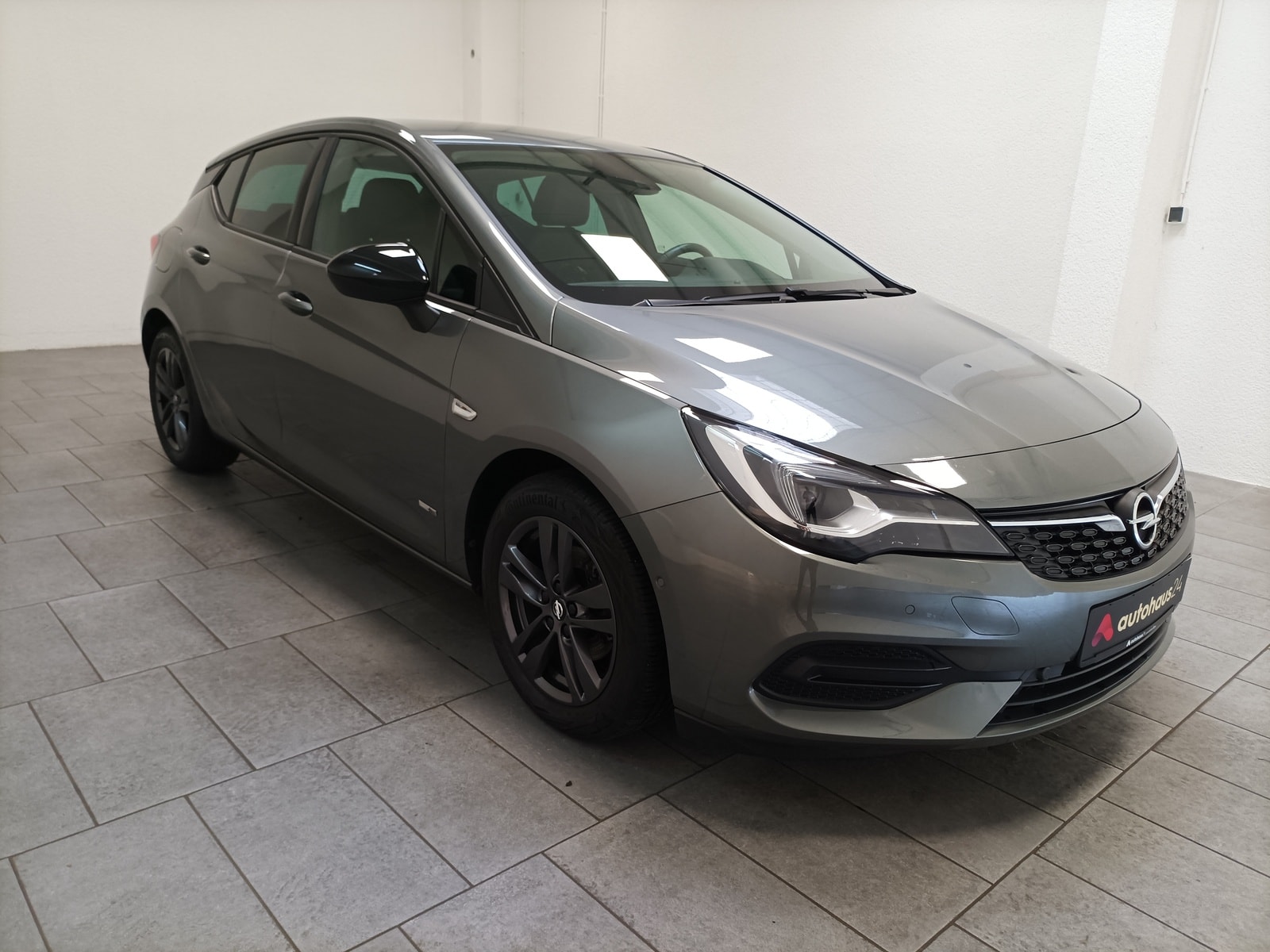 Opel Astra Limousine OPEL Astra 1.2 Direct Inj Turbo 107kW Design & Tech Schräghecklimousine #1