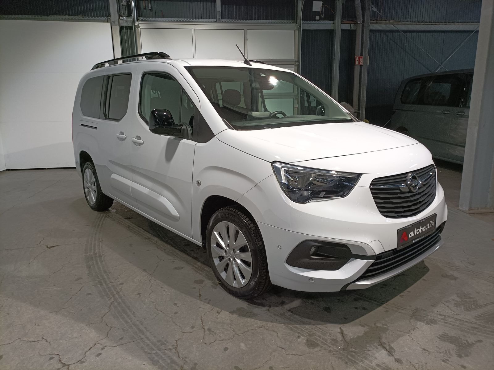 Opel Combo Kleinbus / Van OPEL Combo Life 1.2 Turbo 96kW Ultimate XL Auto Van #1