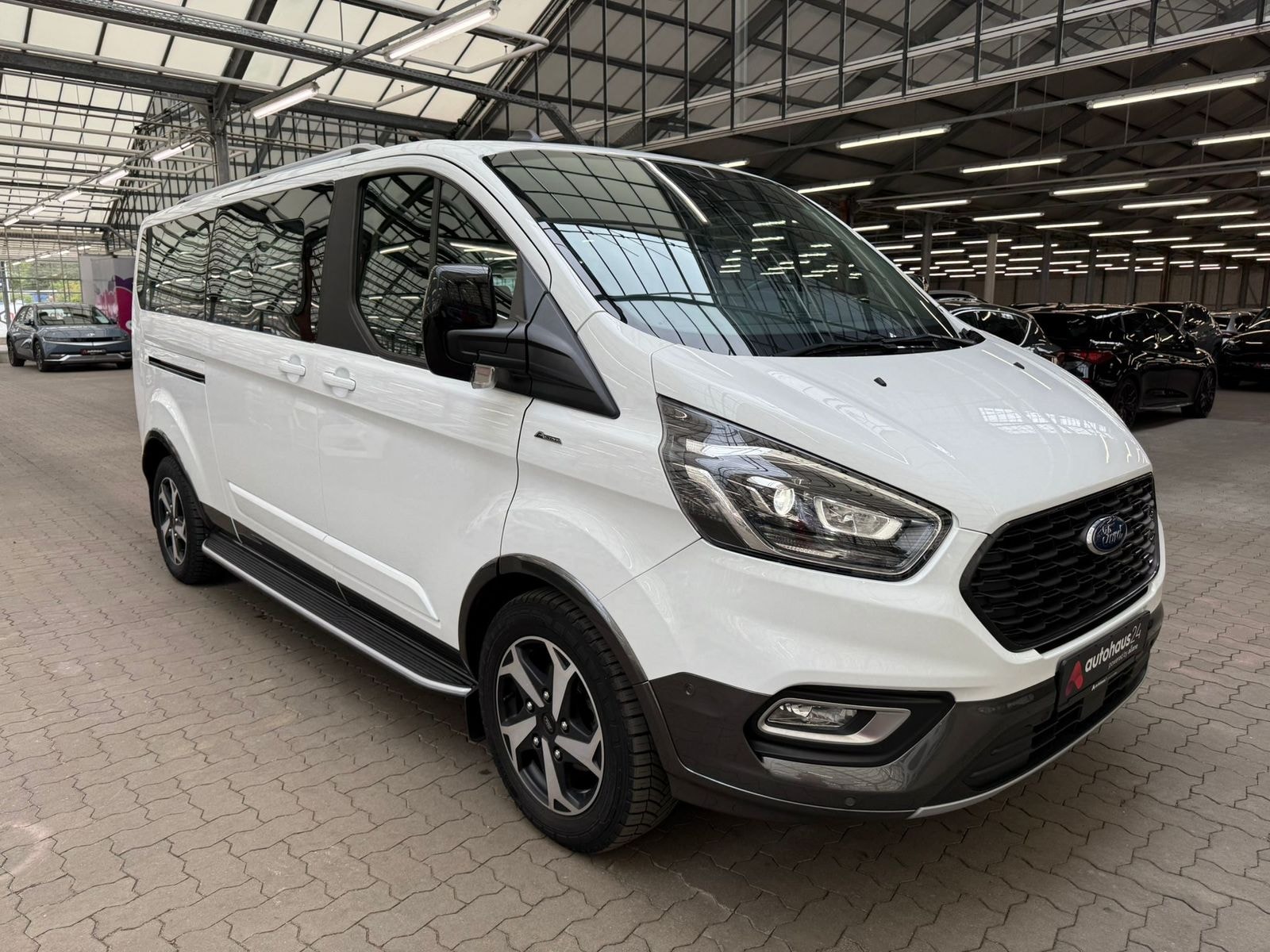 Ford Tourneo Kleinbus / Van FORD Tourneo Custom 320 L2H1 2,0EcoBlue 96kW HEV Active Kombi-Lieferwagen #1