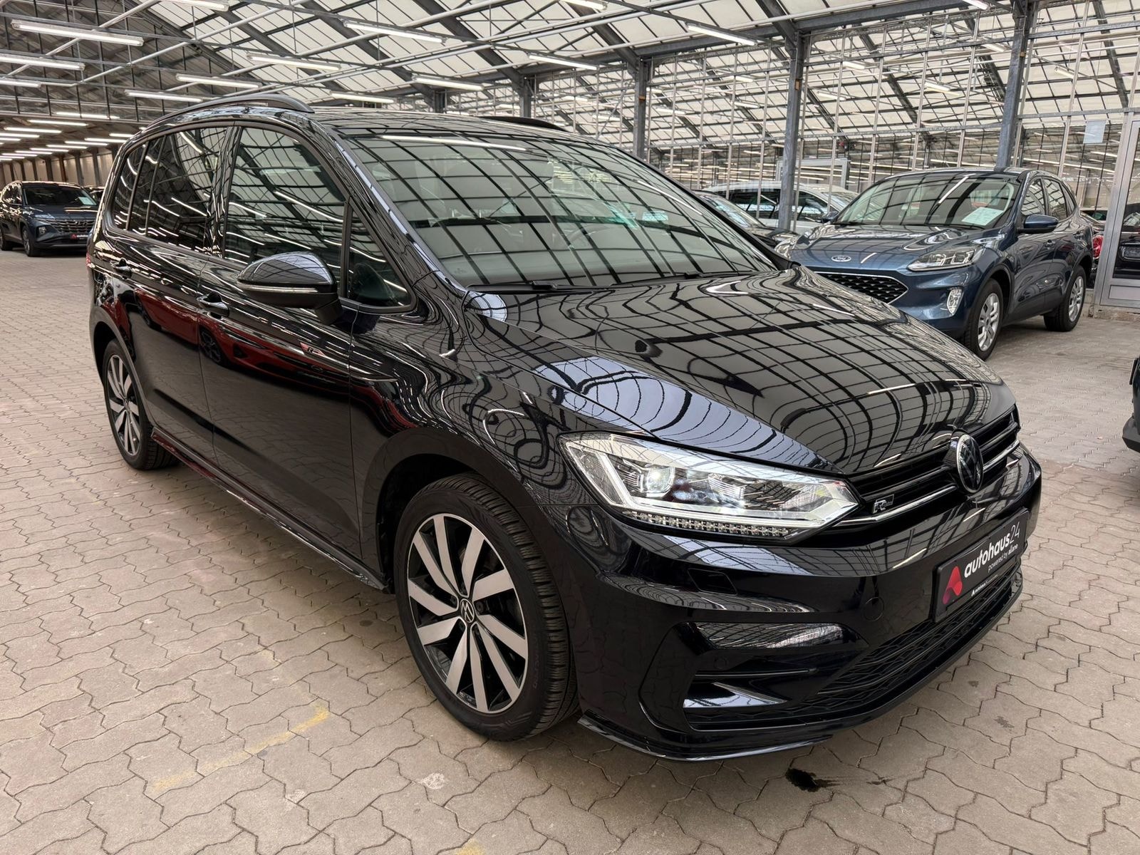 Volkswagen Touran Kleinbus / Van VOLKSWAGEN Touran 1.5 TSI OPF DSG Highline Kompaktvan #1