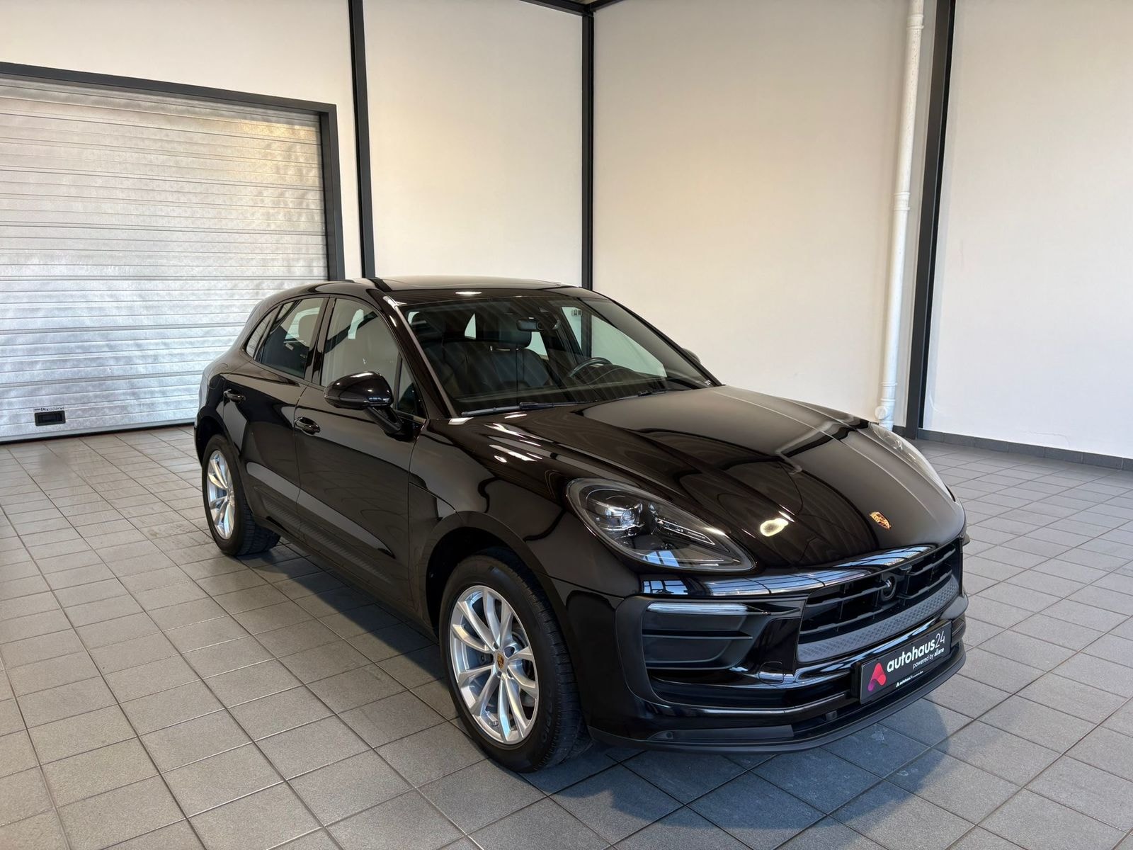 Porsche Macan SUV / Crossover / Geländewagen PORSCHE Macan - Sports Utility Vehicle #1