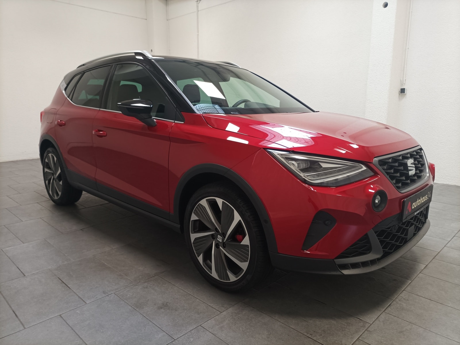 SEAT Arona SUV / Crossover / Geländewagen SEAT Arona 1.0 TSI 81kW FR Sports Utility Vehicle #1