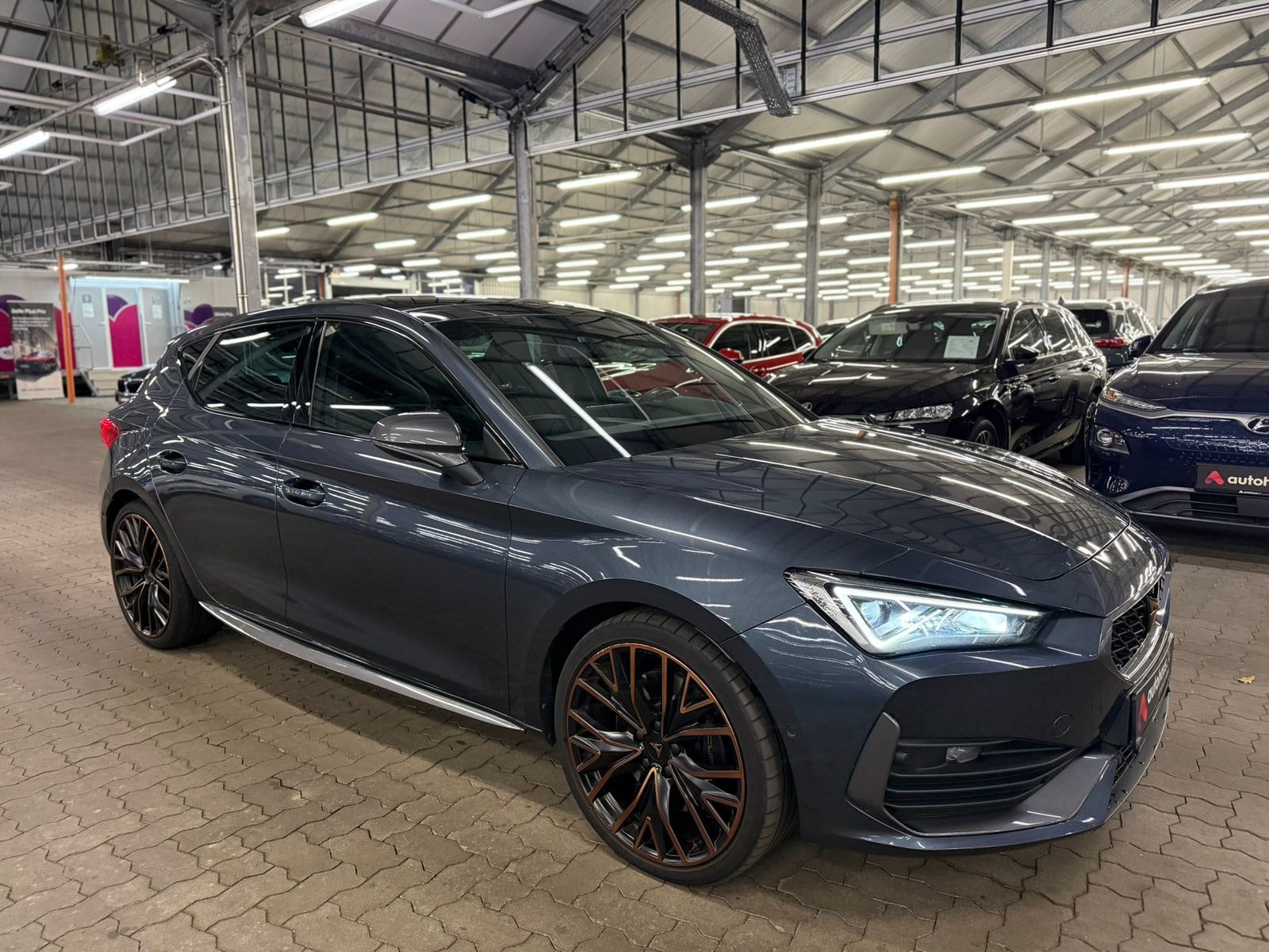 CUPRA Leon Limousine CUPRA Leon 1.4 e-HYBRID 180kW VZ DSG Schräghecklimousine #1