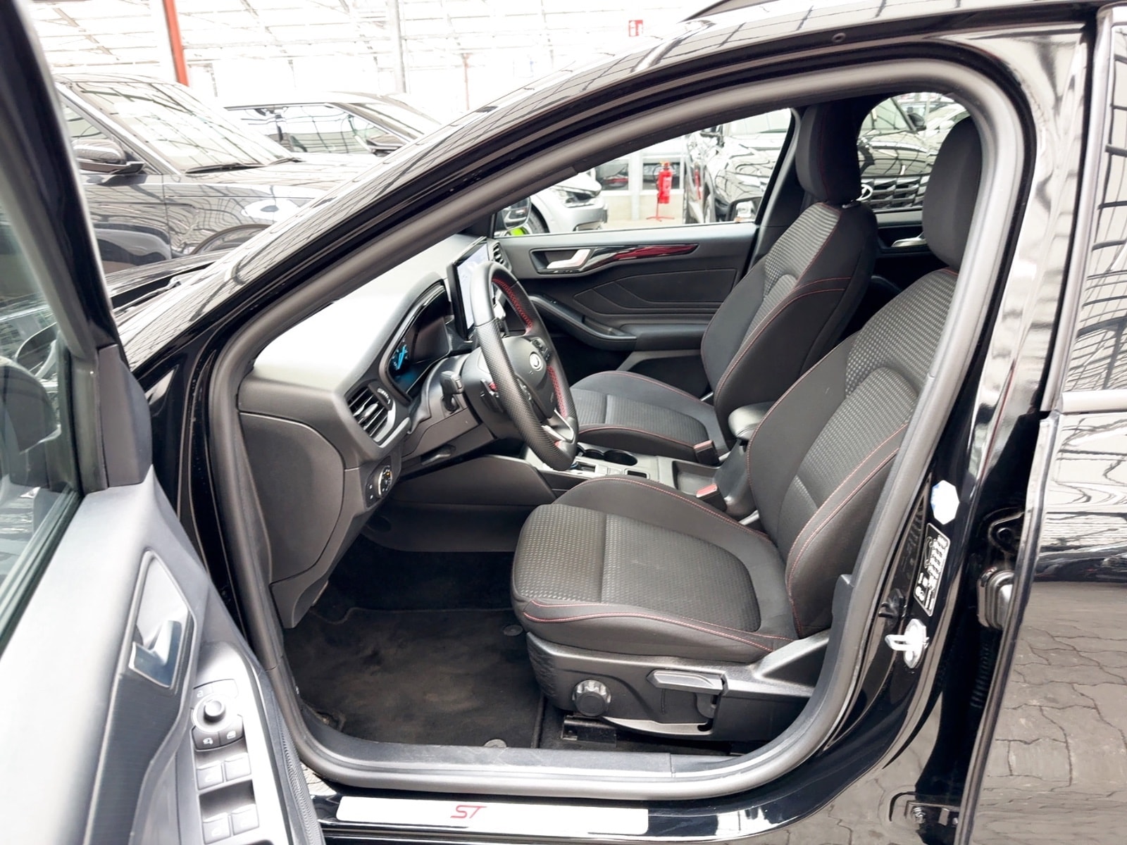 Ford Focus Kombi Focus 1.5 EcoBlue ST-Line (EURO 6d) #8