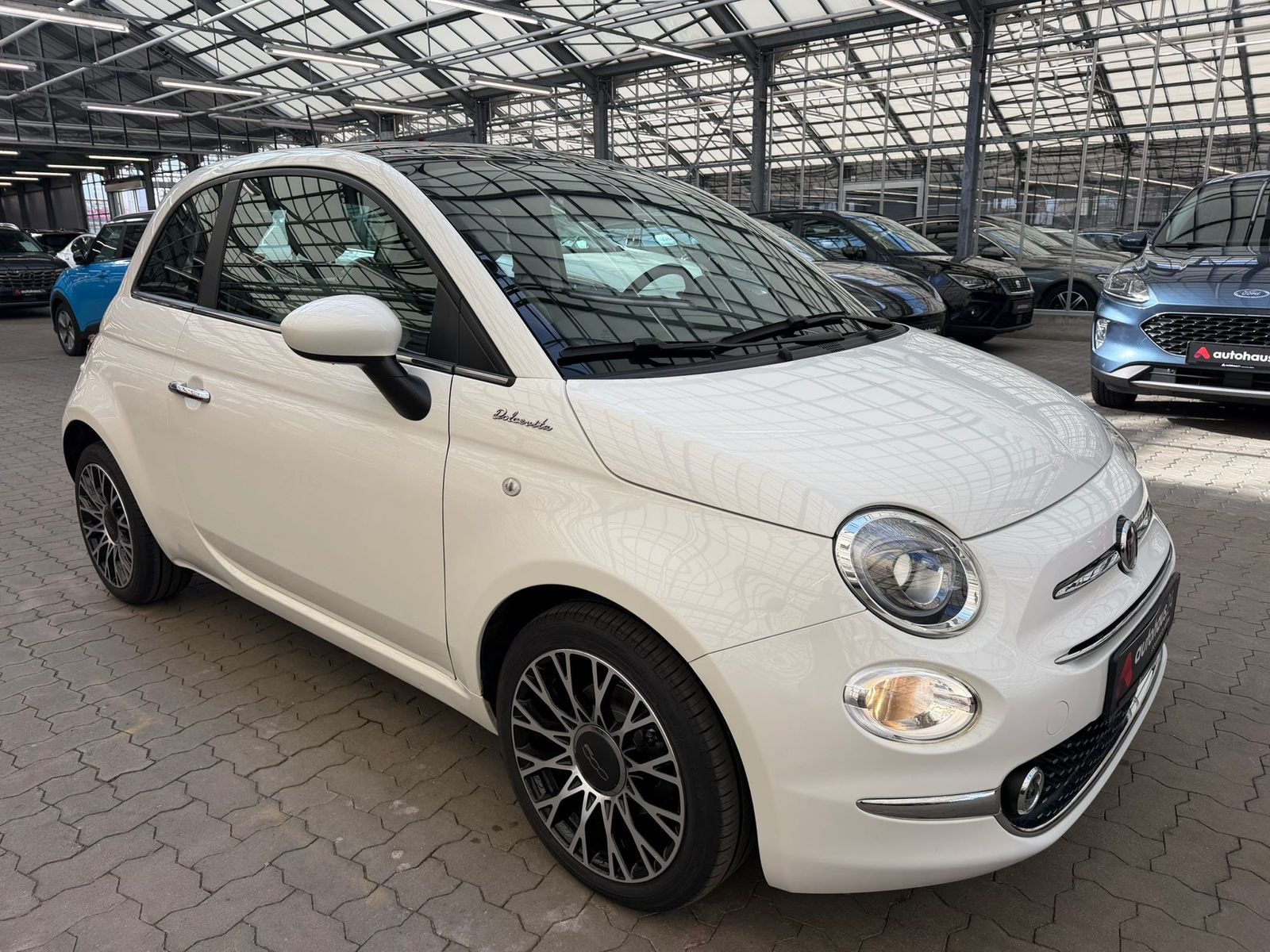 Fiat 500 Schräghecklimousine FIAT 500 1.0 GSE N3 Hybrid DOLCEVITA Schräghecklimousine #1