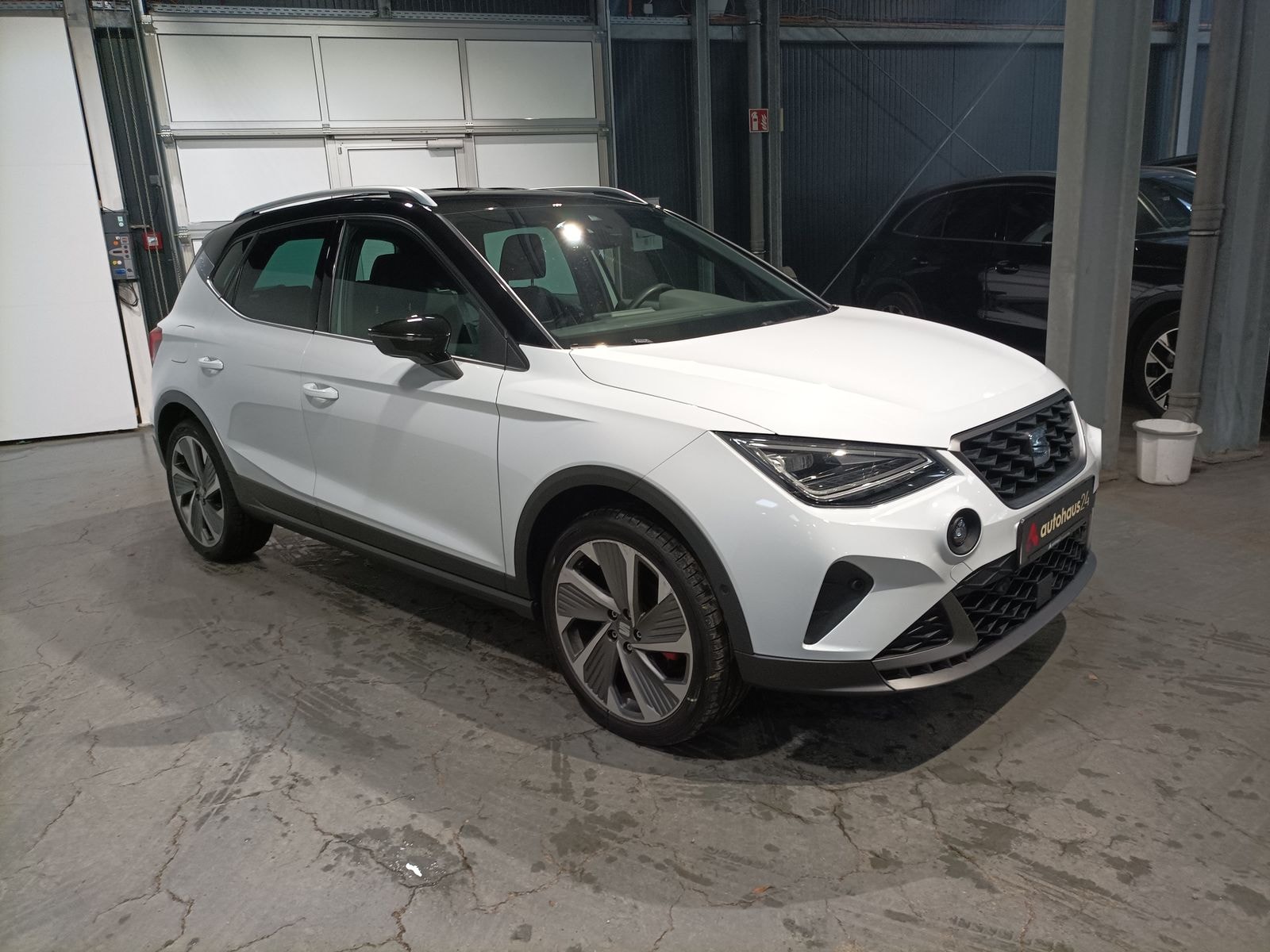 SEAT Arona SUV / Crossover / Geländewagen SEAT Arona 1.0 TSI 81kW FR BEATS DSG Sports Utility Vehicle #1