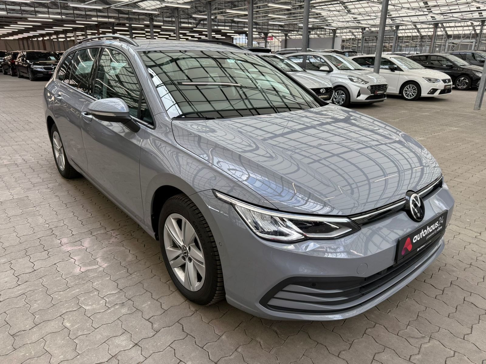 Volkswagen Golf Kombi VOLKSWAGEN Golf 2.0 TDI SCR DSG Life Variant Kombi #1