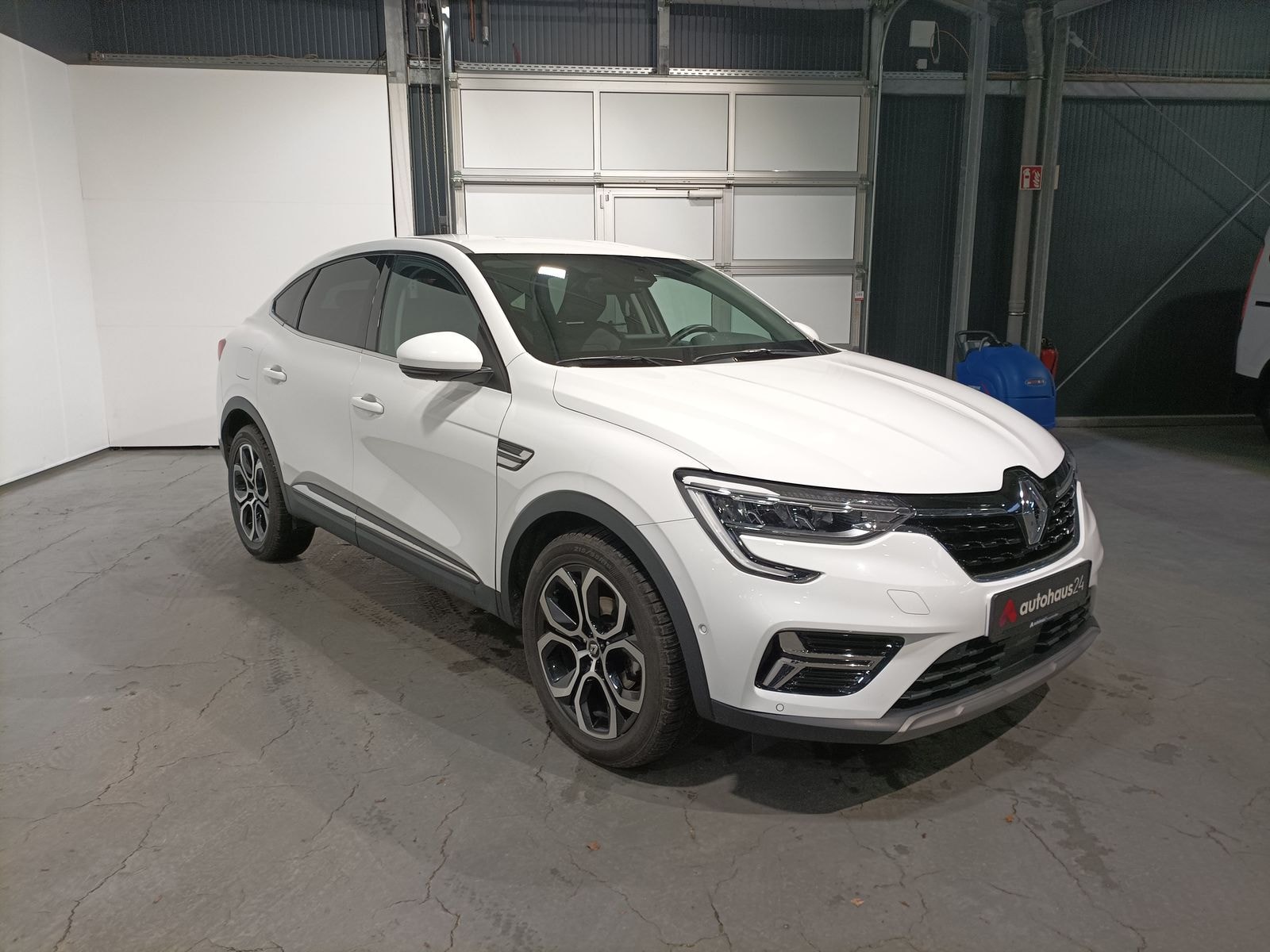 Renault Arkana SUV / Crossover / Geländewagen RENAULT Arkana TCe 140 EDC Intens Sports Utility Vehicle #1