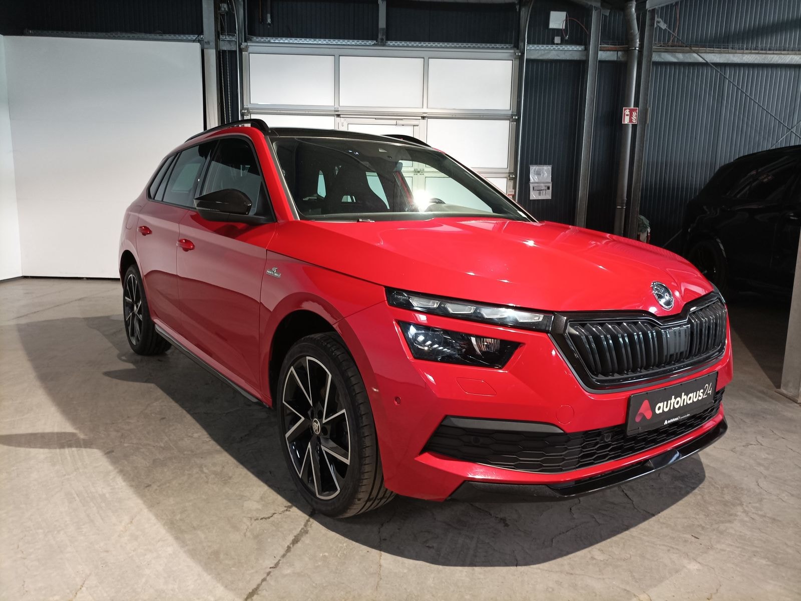 ŠKODA Kamiq SUV / Crossover / Geländewagen SKODA Kamiq 1.5 TSI ACT DSG MONTE CARLO Sports Utility Vehicle #1