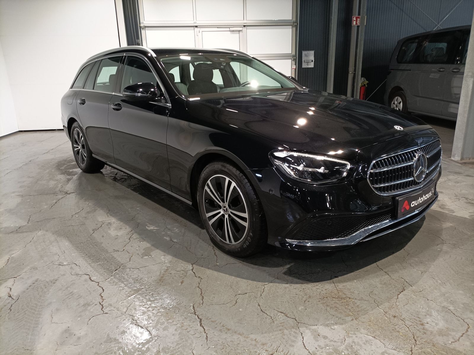 Mercedes-Benz E-Klasse Kombi MERCEDES E-Klasse E 200 4MATIC T Autom. Kombi #1