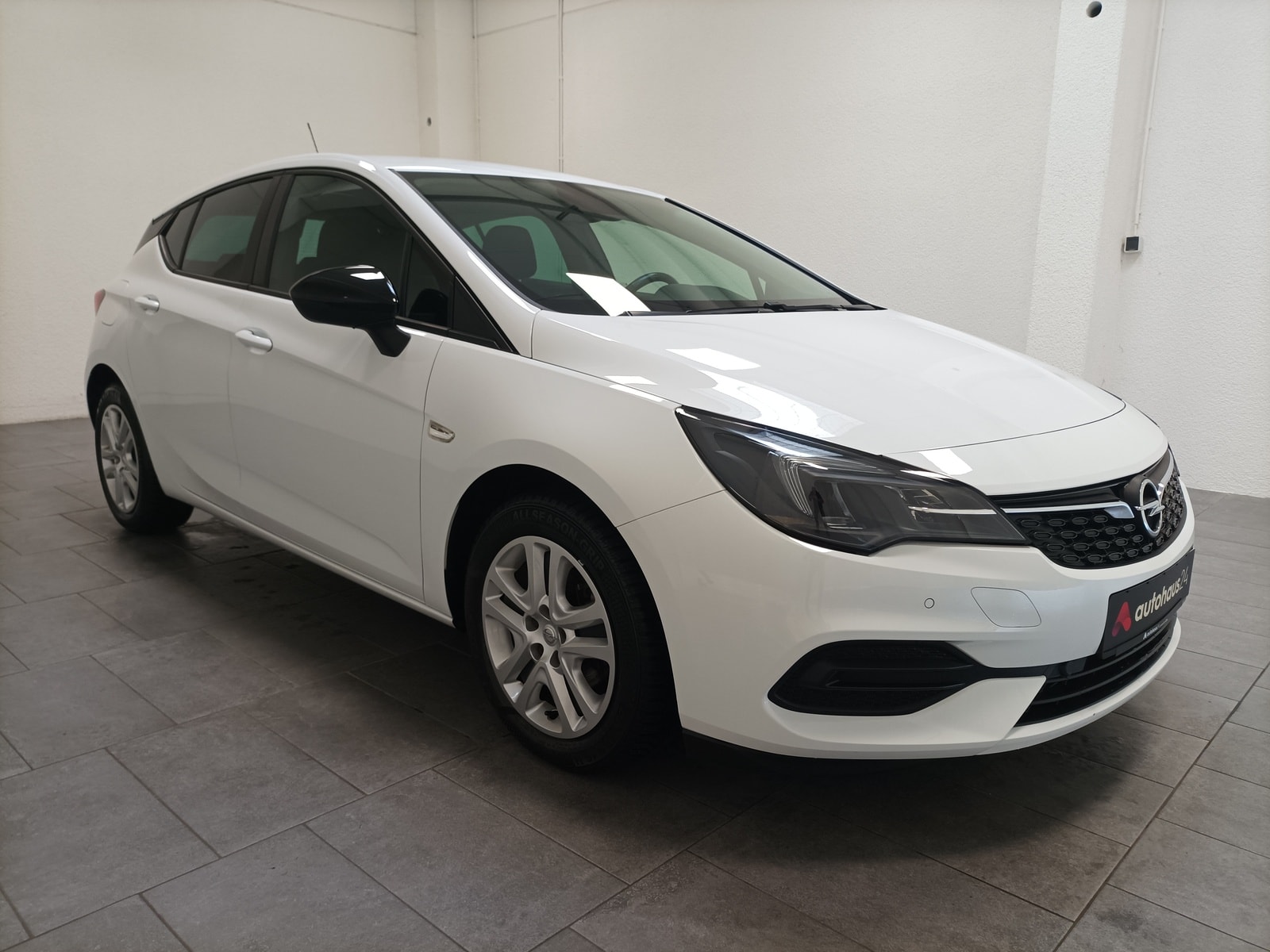 Opel Astra Limousine OPEL Astra 1.2 Direct Injection Turbo 81kW Edition Schräghecklimousine #1