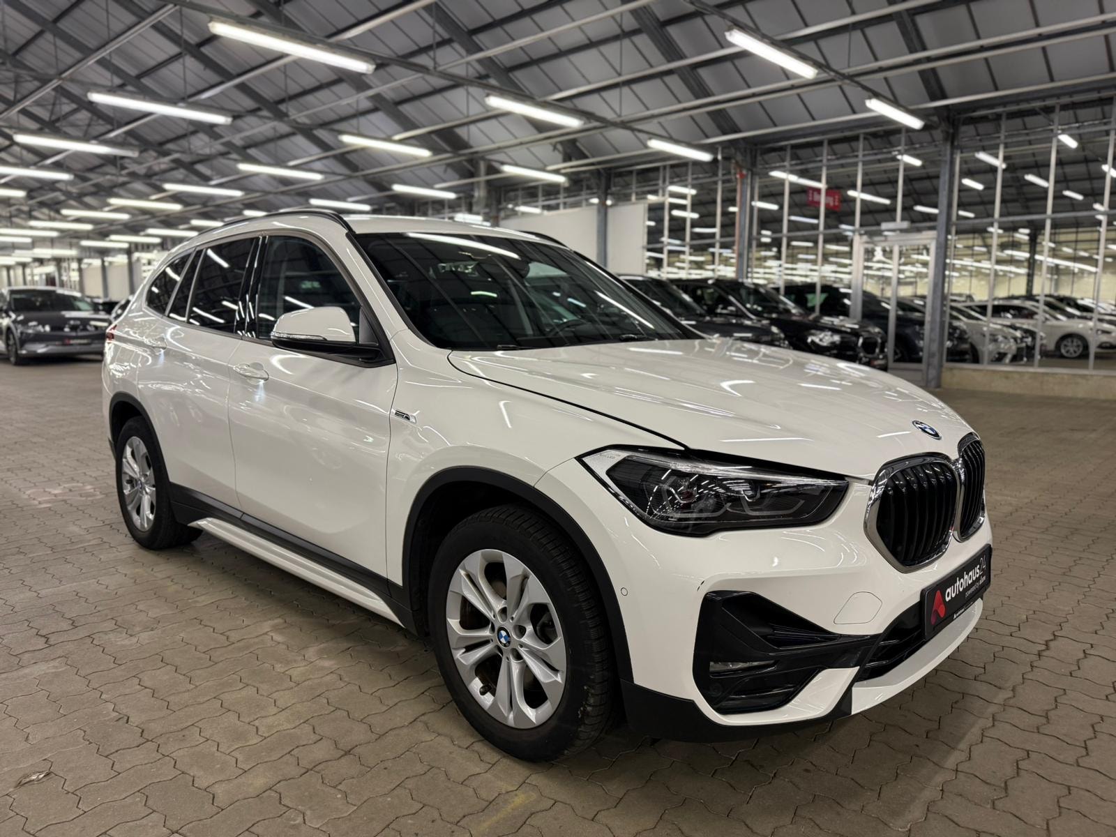 BMW X1 SUV / Crossover / Geländewagen BMW X1 xDrive25e Sport Line Steptronic Sports Utility Vehicle #1