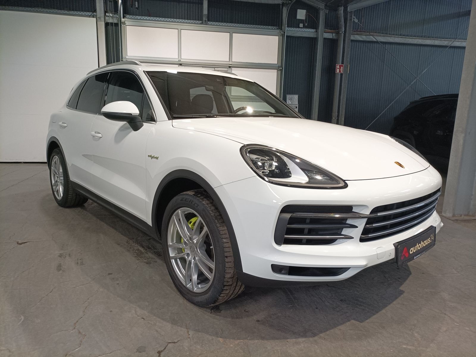 Porsche Cayenne SUV / Crossover / Geländewagen PORSCHE Cayenne E-Hybrid Sports Utility Vehicle #1