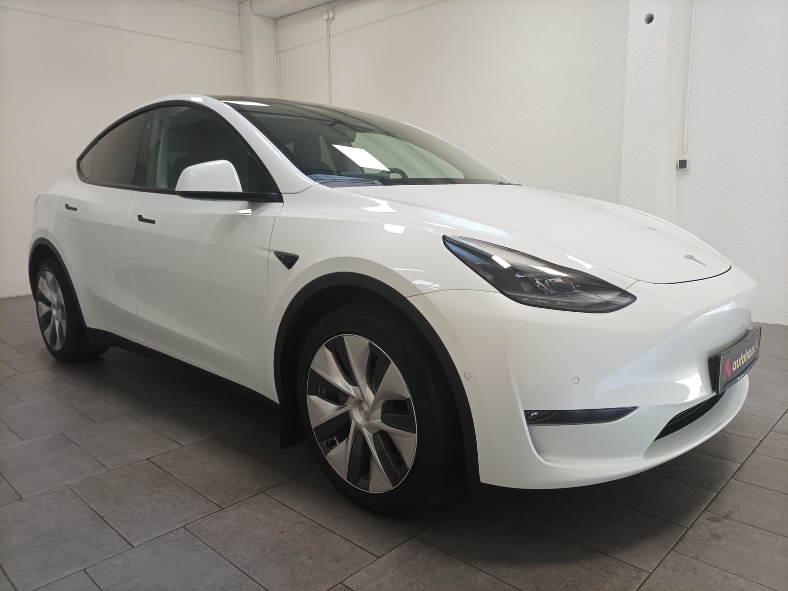 TESLA Model Y SUV / Crossover / Geländewagen TESLA Model Y Long Range Dual Motor AWD Schräghecklimousine #1