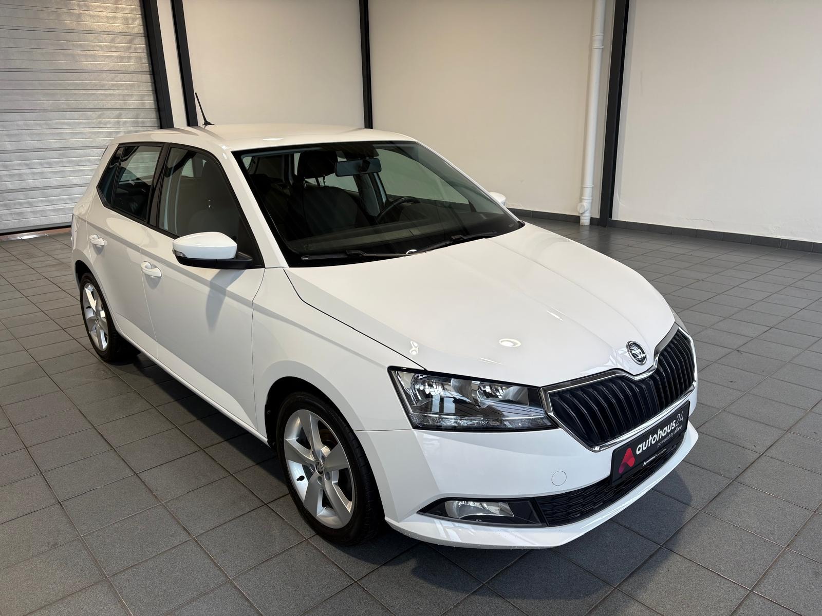 ŠKODA Fabia Limousine SKODA Fabia 1.0l MPI 44kW COOL PLUS Schräghecklimousine #1