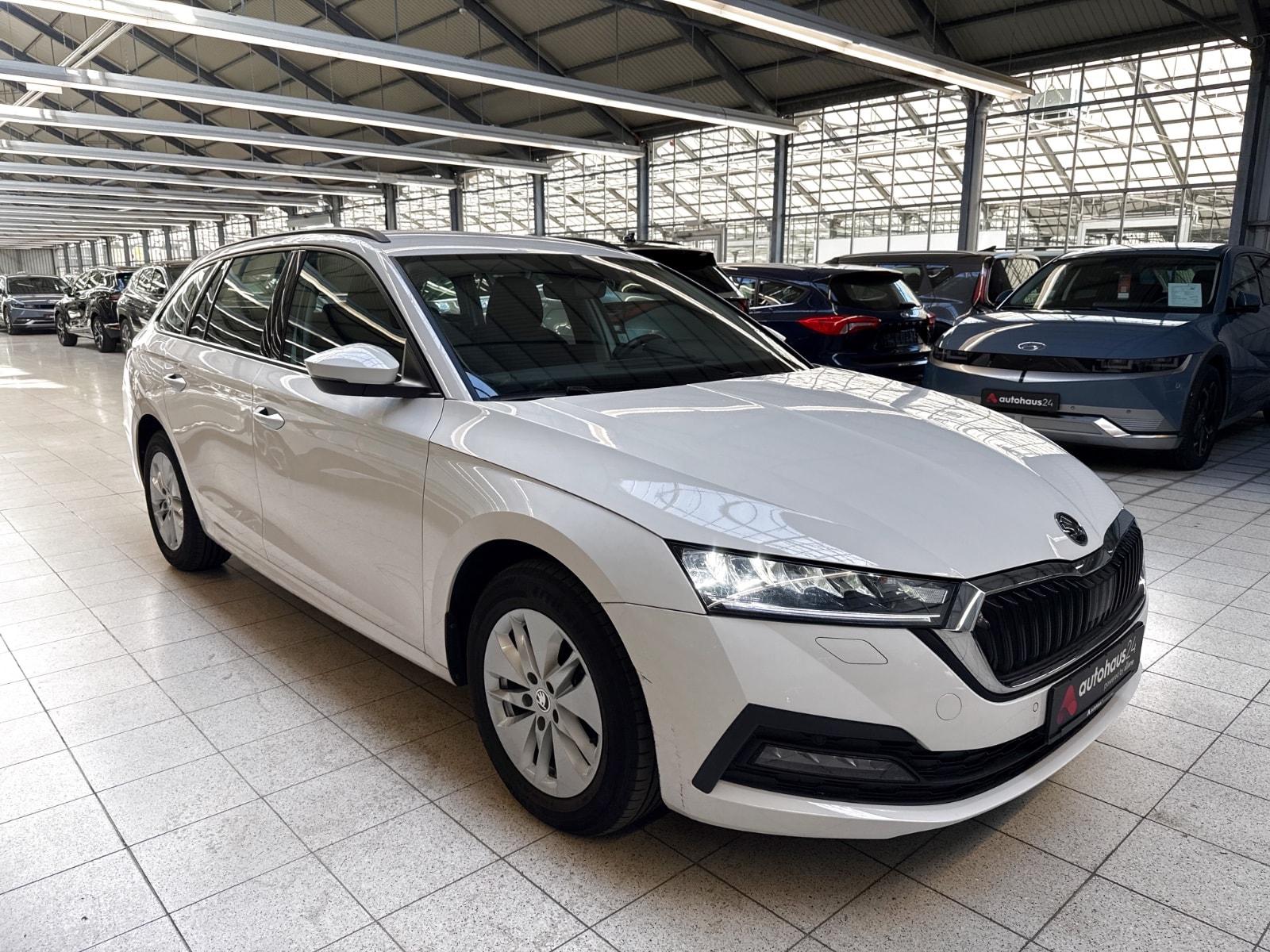 ŠKODA Octavia Kombi SKODA Octavia 2.0 TDI 85kW AMBITION COMBI Kombi #1