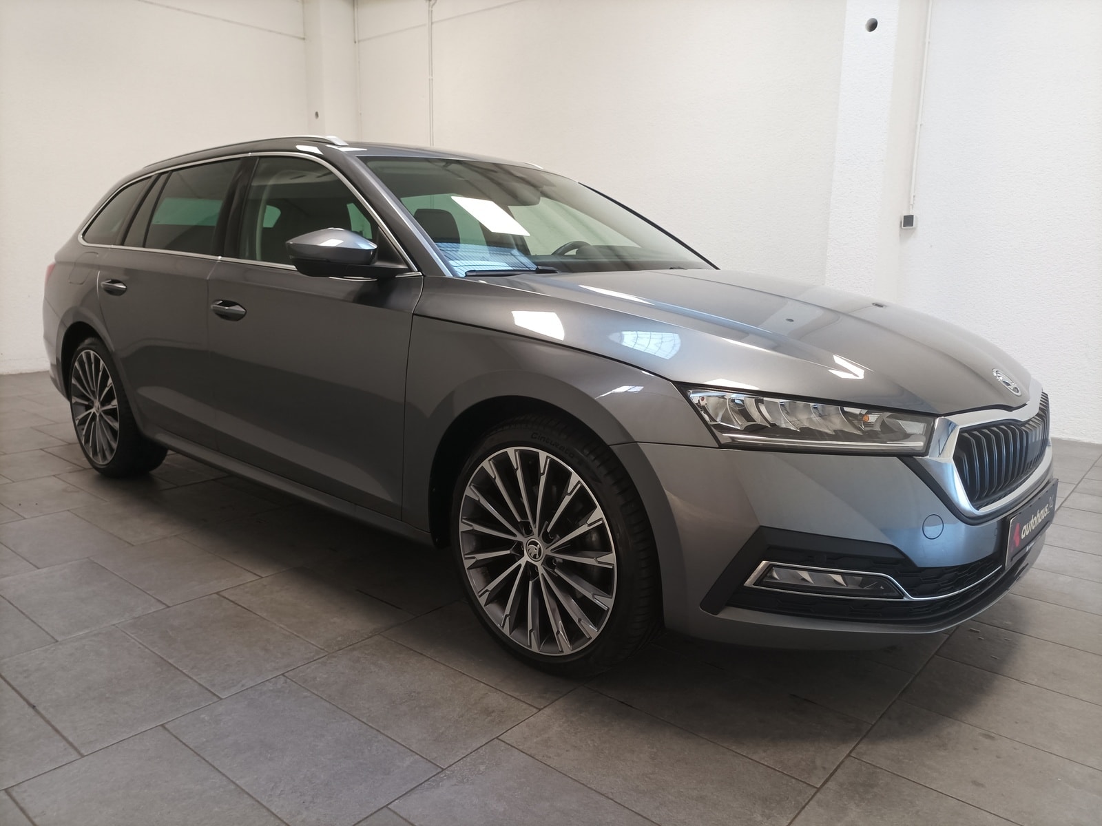 ŠKODA Octavia Kombi SKODA Octavia 2.0 TSI 140kW DSG 4x4 STYLE COMBI Kombi #1