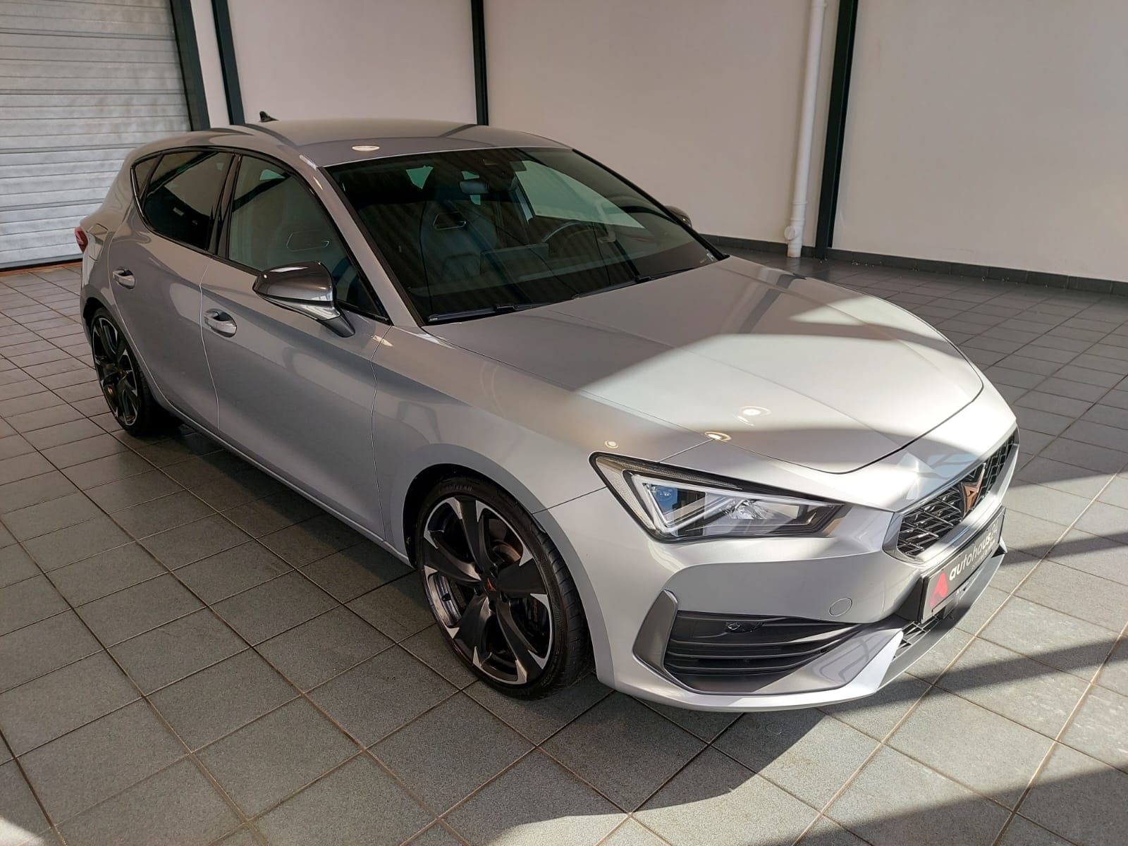 CUPRA Leon Limousine CUPRA Leon 2.0 TSI 221kW VZ DSG Schräghecklimousine #1