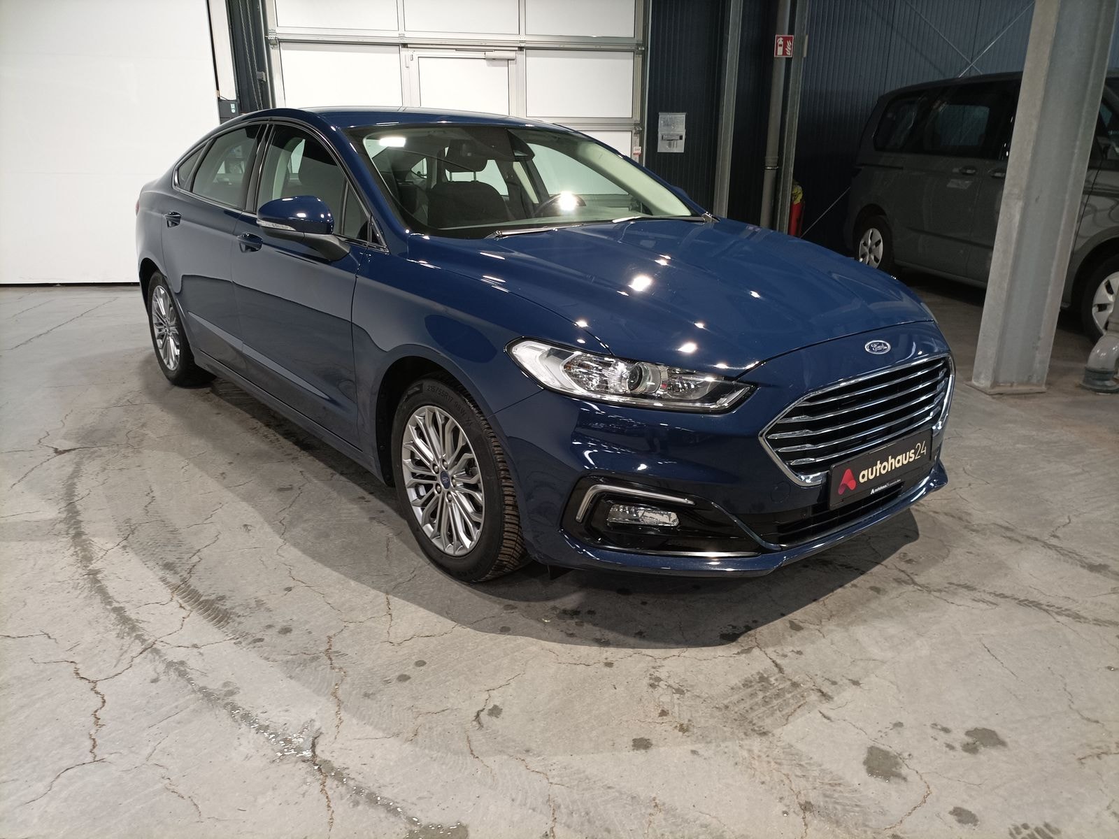Ford Mondeo Limousine FORD Mondeo 2,0 Hybrid Titanium Automatik Limousine #1