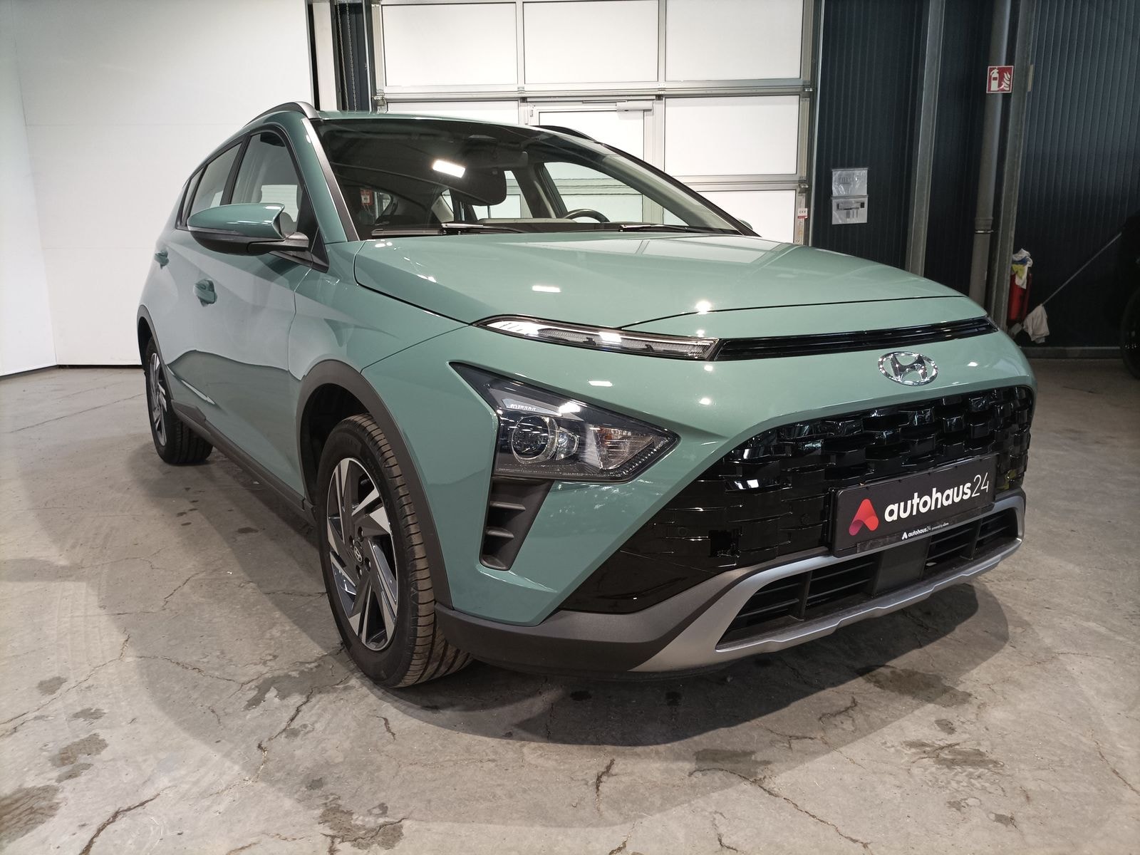 Hyundai Bayon SUV / Crossover / Geländewagen HYUNDAI Bayon 1.0 T-GDI Trend Sports Utility Vehicle #1