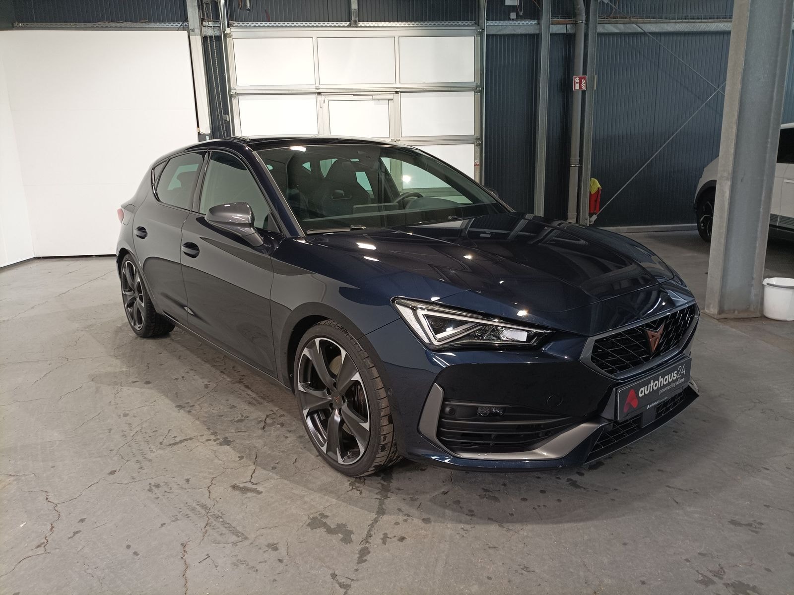CUPRA Leon Limousine CUPRA Leon 2.0 TSI 221kW VZ DSG Schräghecklimousine #1