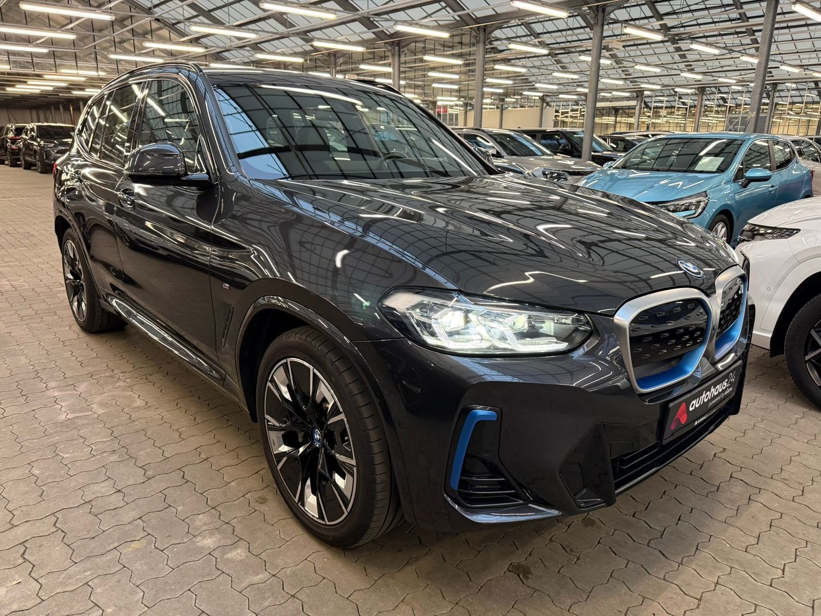 BMW iX3 SUV / Crossover / Geländewagen BMW ix3 80KWH IMPRESSIVE Auto Sports Utility Vehicle #1