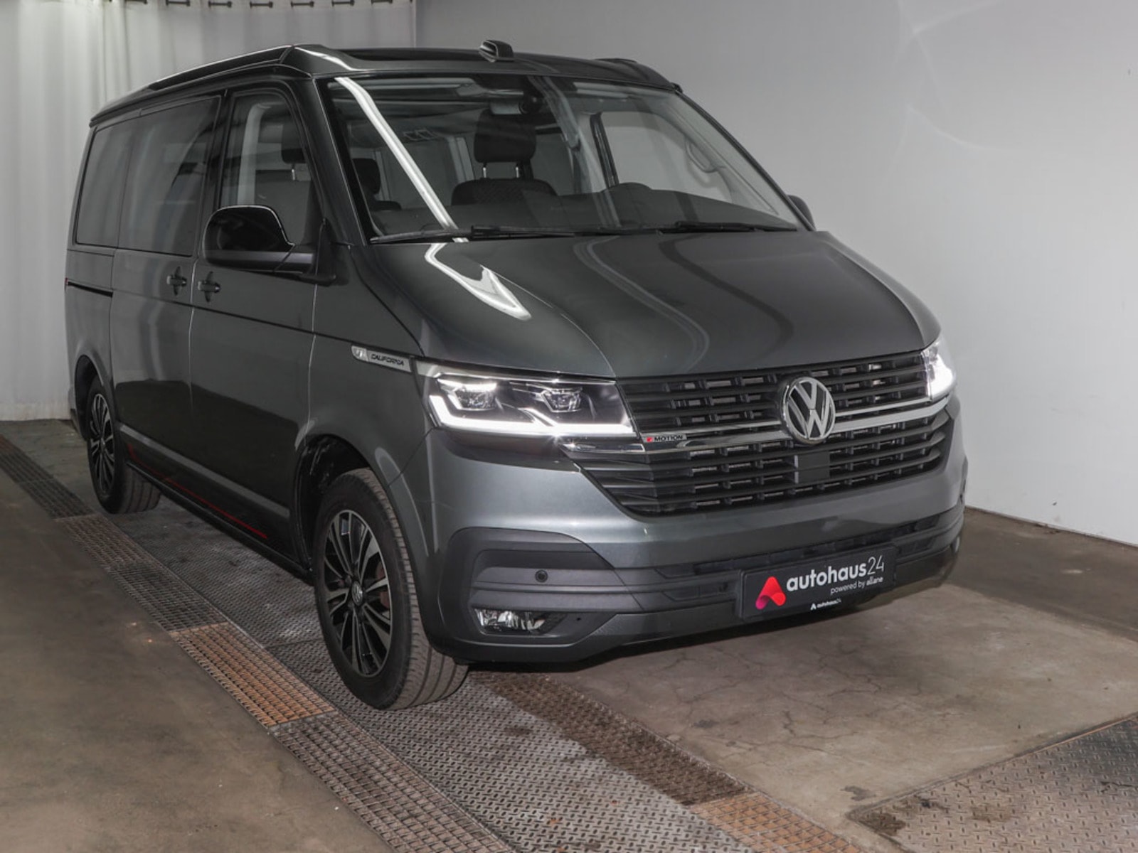 Volkswagen Multivan Kleinbus / Van VOLKSWAGEN California 2,0 TDI 150kW BMT 4MOT. DSG Beach C. Ed. Campingbus #1