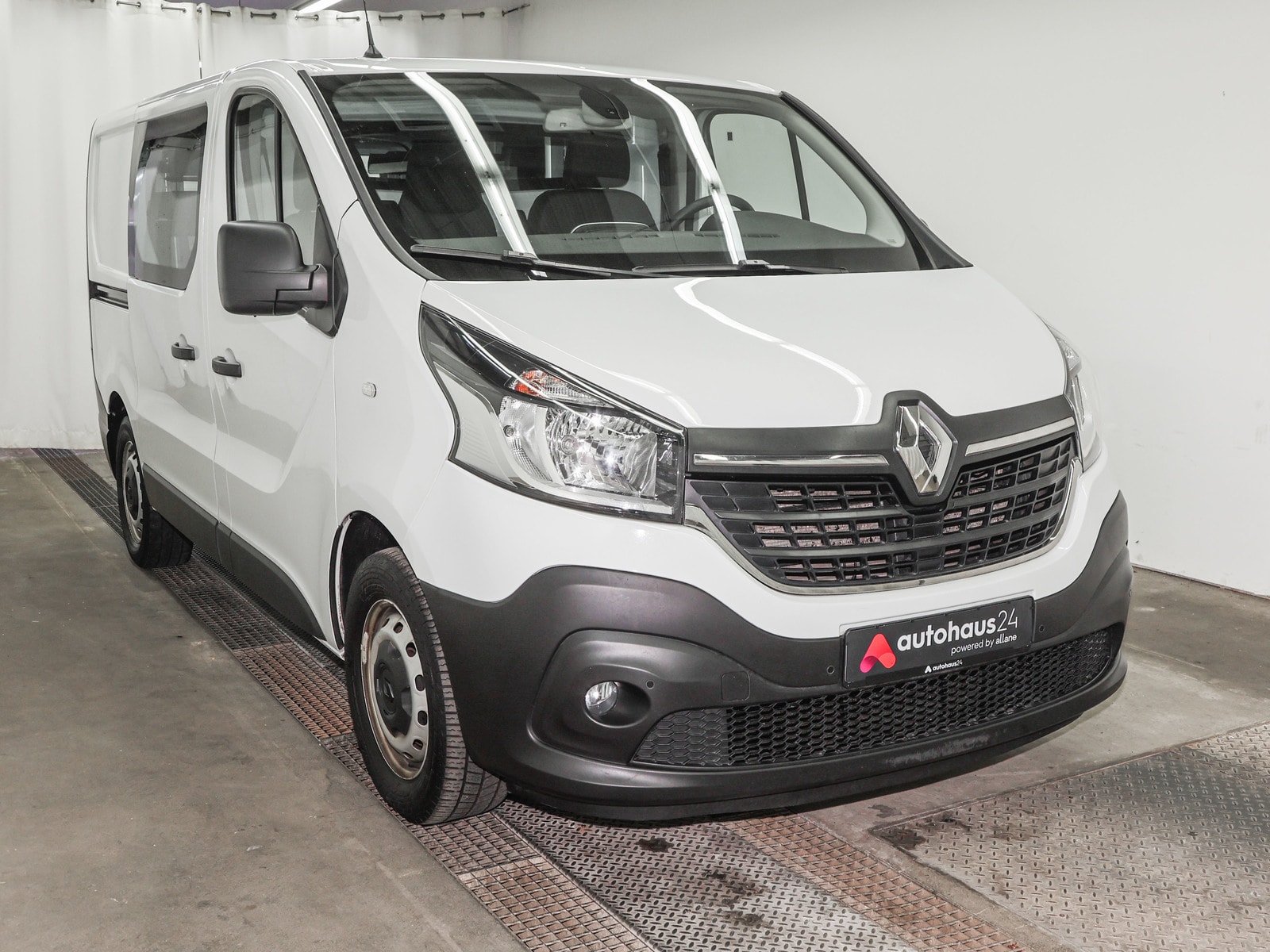 Renault Trafic Transporter RENAULT Trafic L1H1 2.0 ENERGY dCi 120 3,0t Komfort Kastenwagen #1