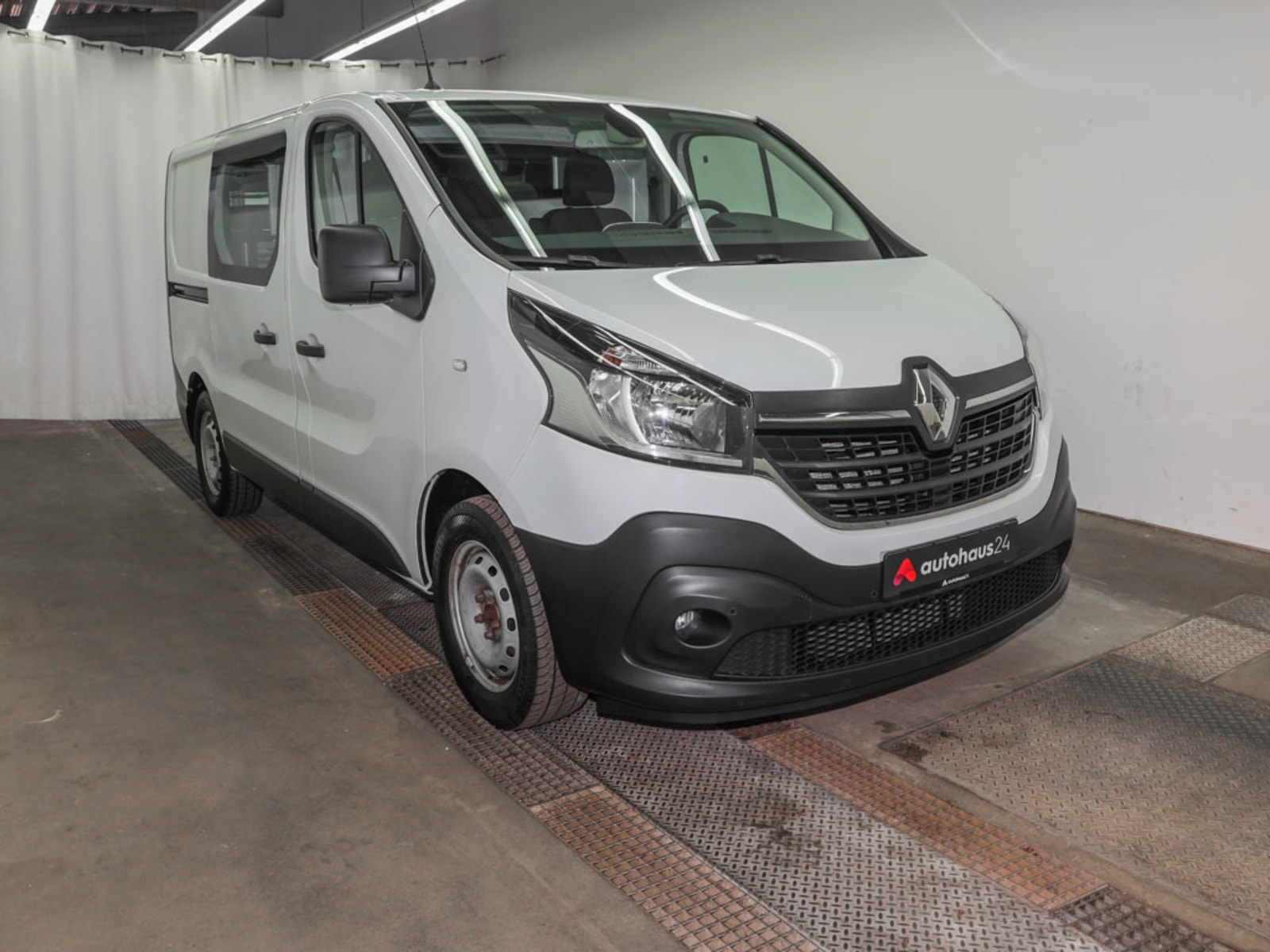 Renault Trafic Transporter RENAULT Trafic L1H1 2.0 ENERGY dCi 120 3,0t Komfort Kastenwagen #1