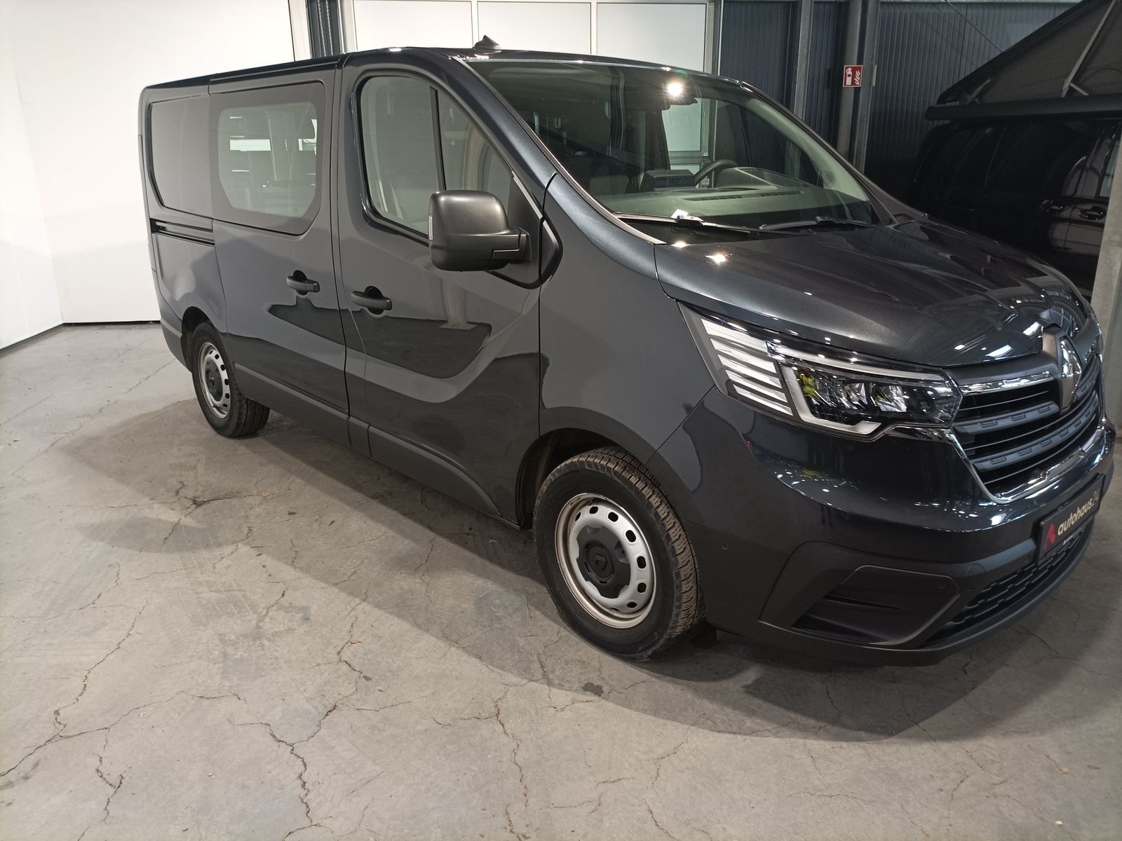 Renault Trafic Transporter RENAULT Trafic L1H1 2.0 ENERGY dCi 120 3,0t Komfort Kastenwagen #1