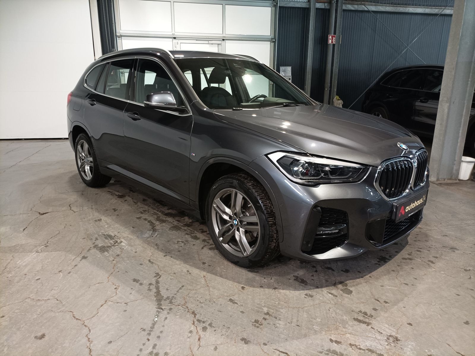 BMW X1 SUV / Crossover / Geländewagen BMW X1 xDrive20i M Sport Steptronic Sports Utility Vehicle #1